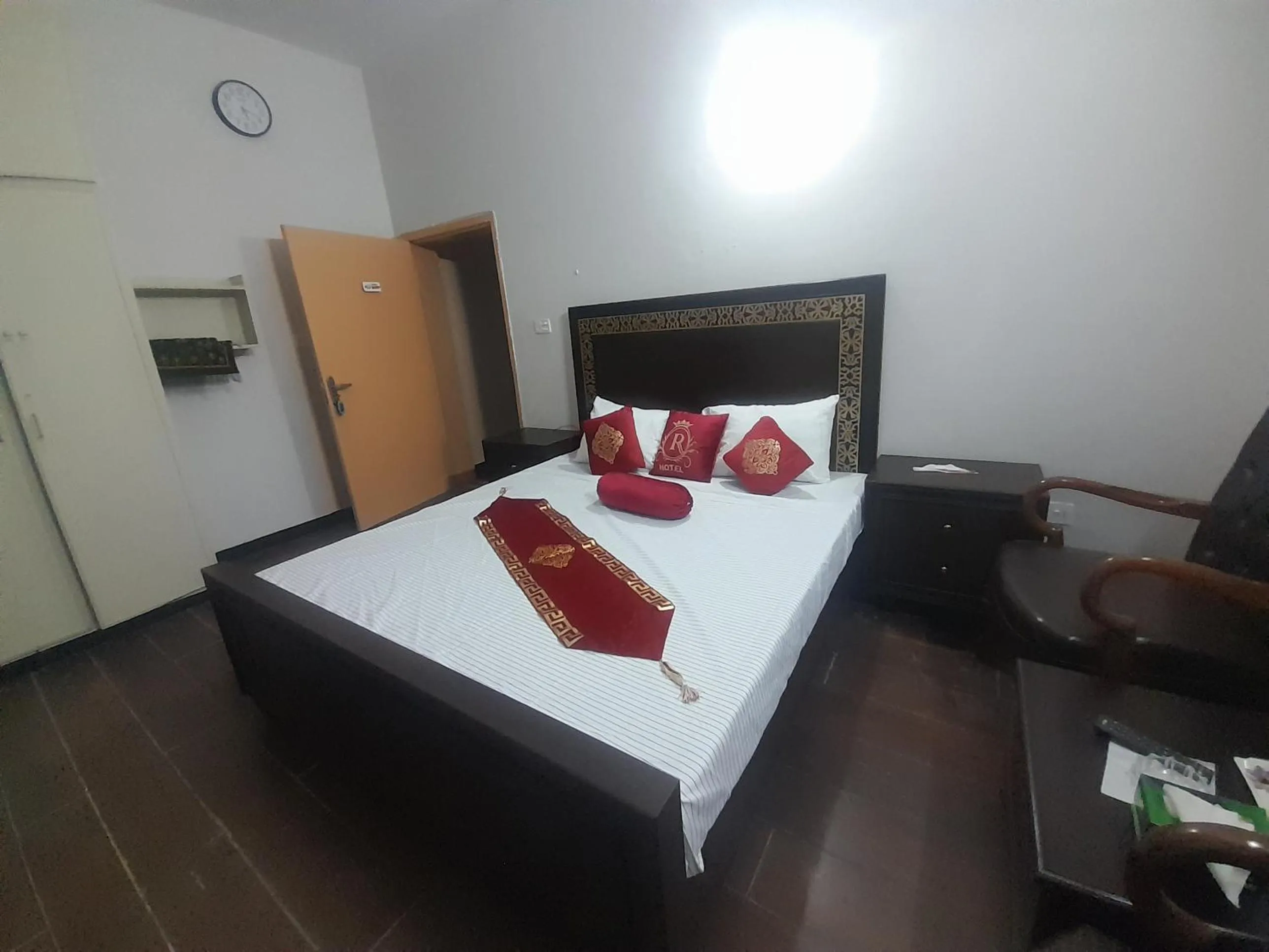 Bed in Hotel Royal Rose