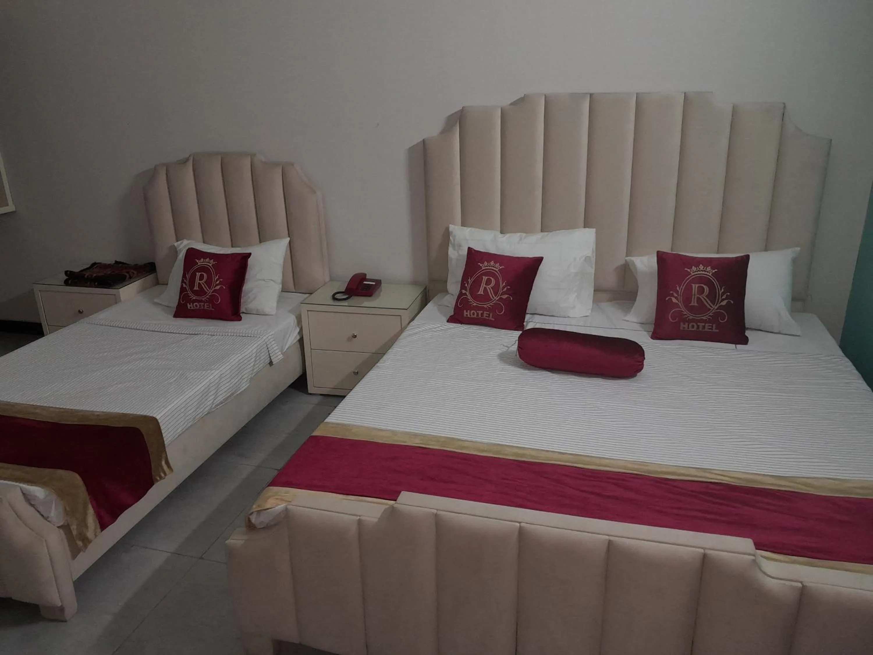 Bed in Hotel Royal Rose