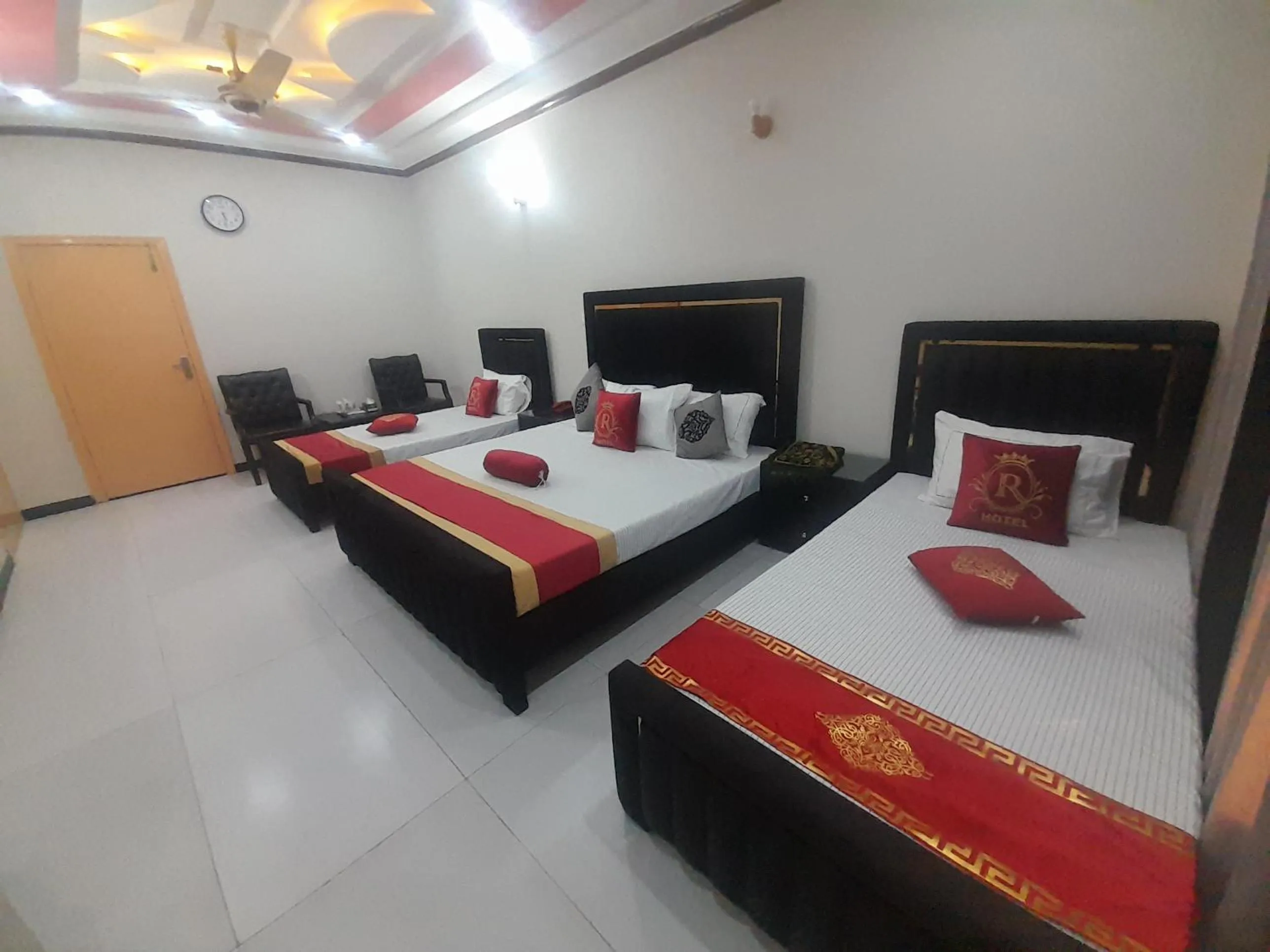 Bed in Hotel Royal Rose