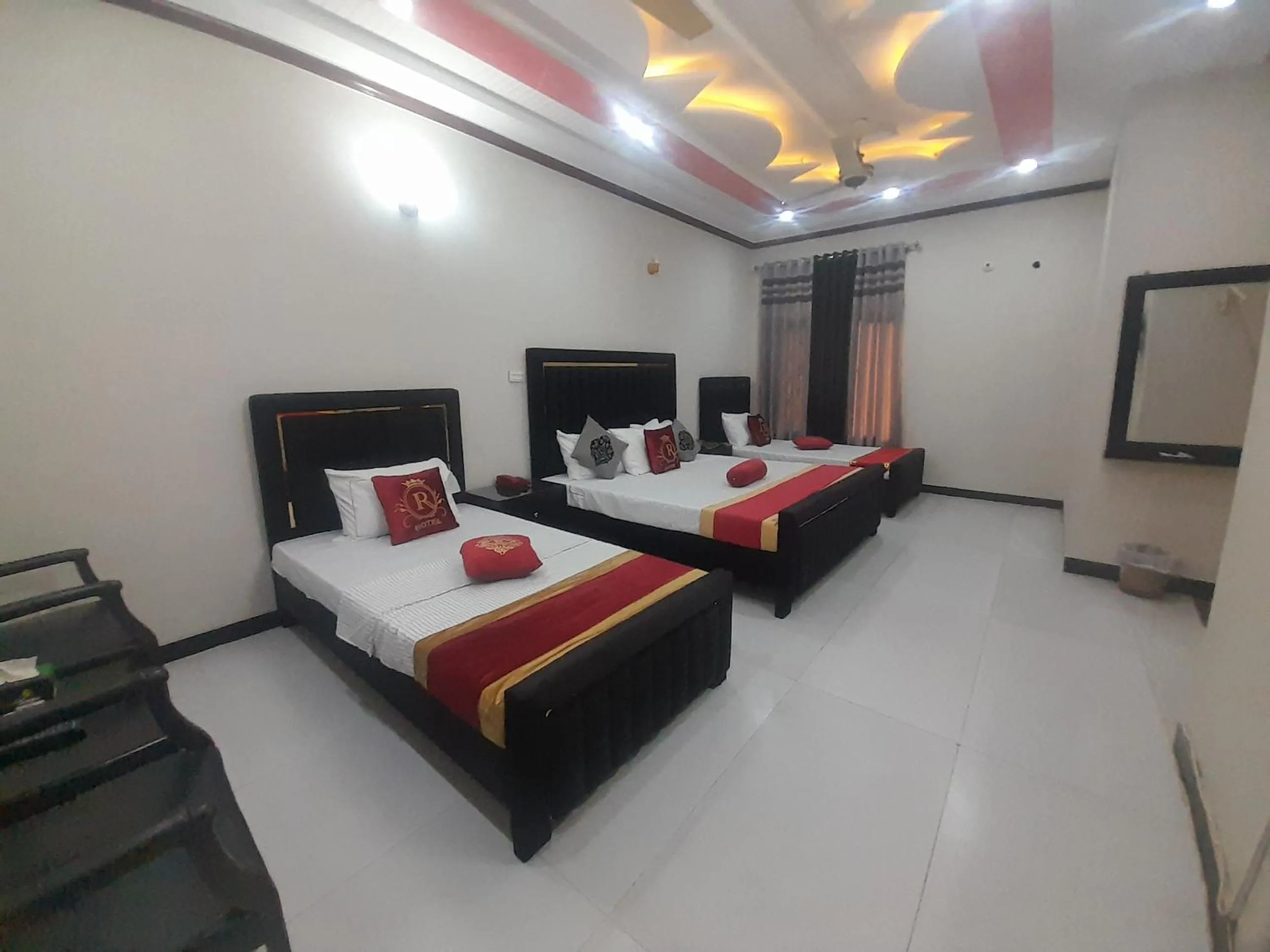 Bed in Hotel Royal Rose