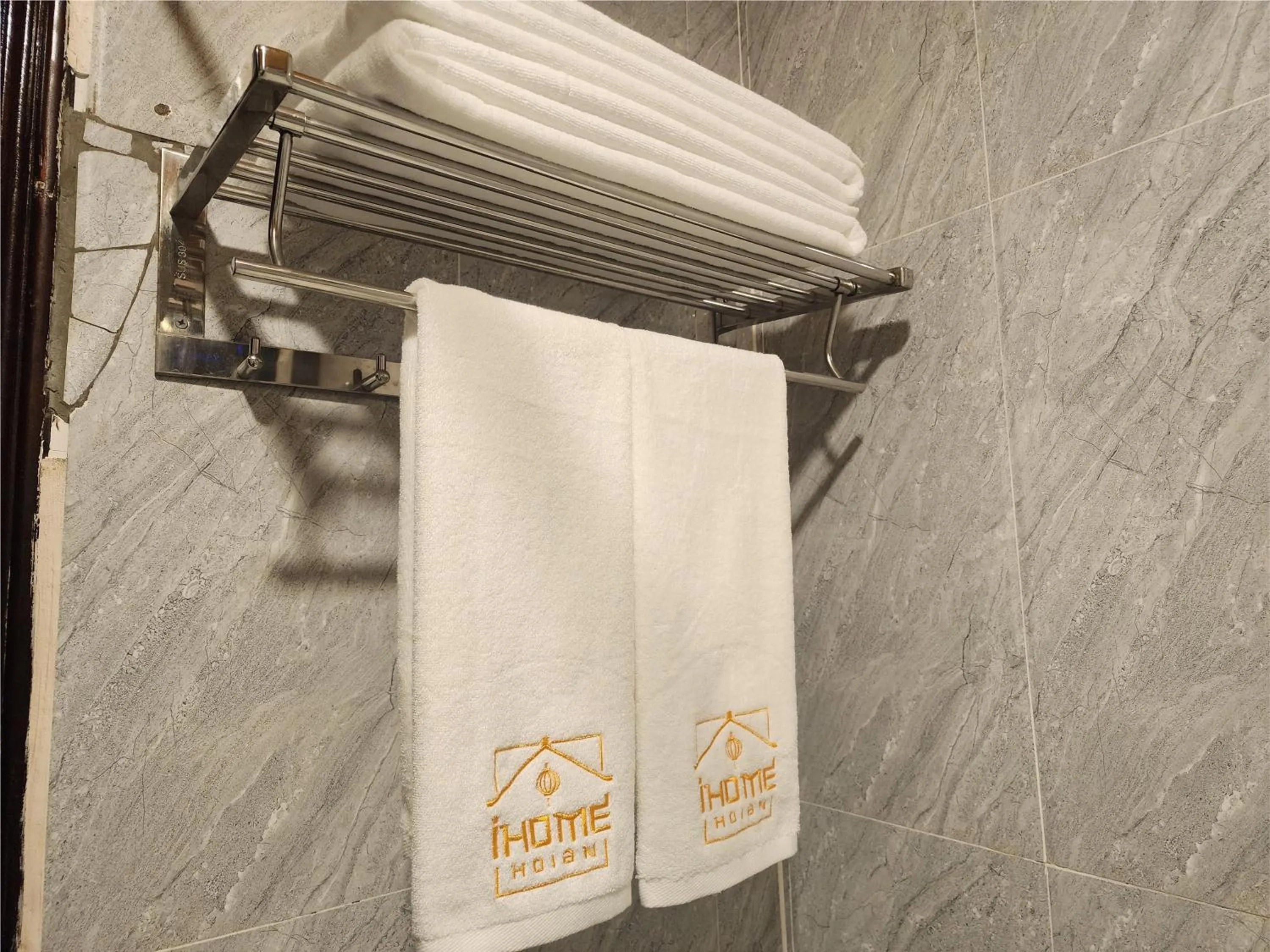 Shower in iHome Hoi An