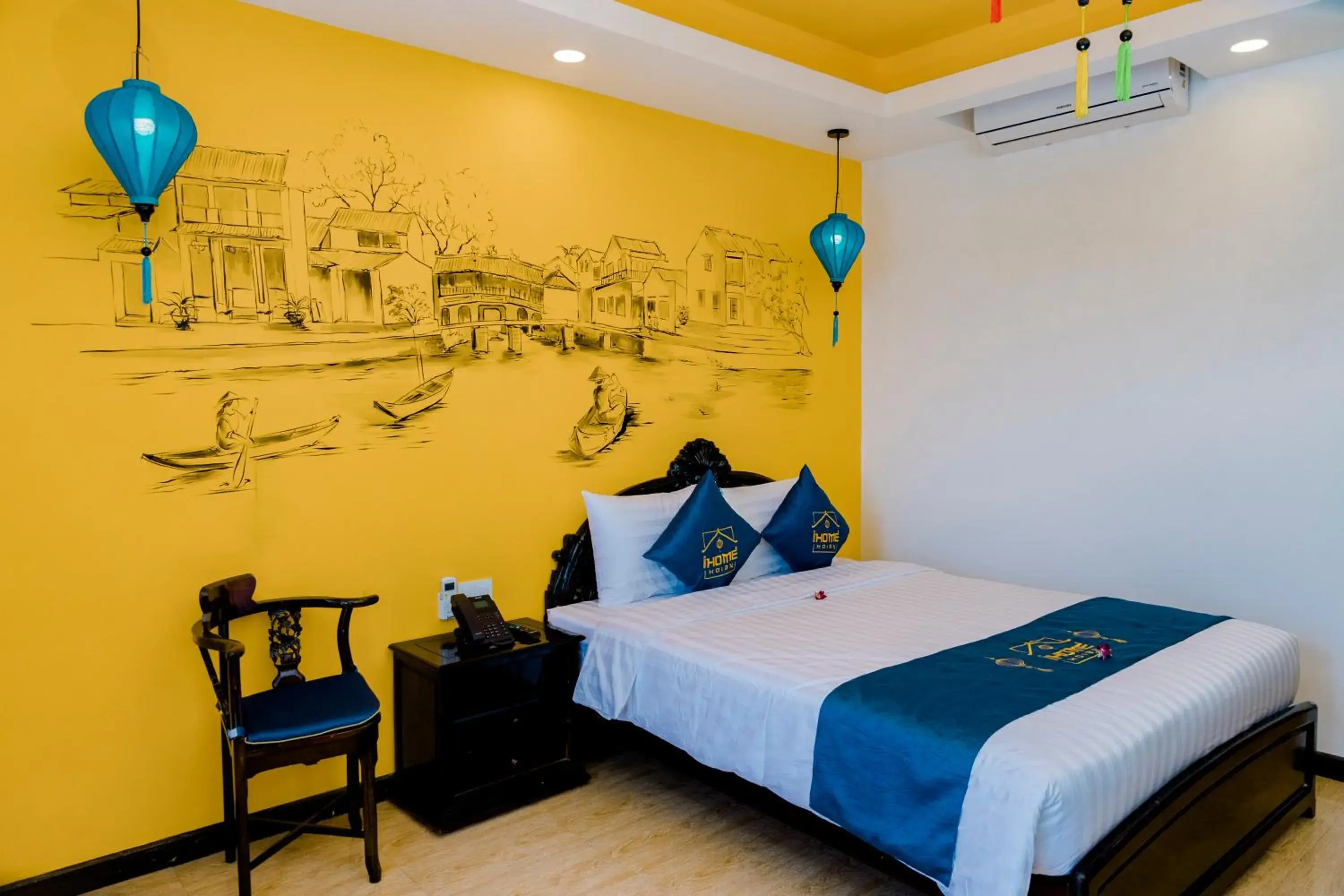 Deluxe Double Room with Balcony in iHome Hoi An Deluxe Double Room with Balcony in iHome Hoi An