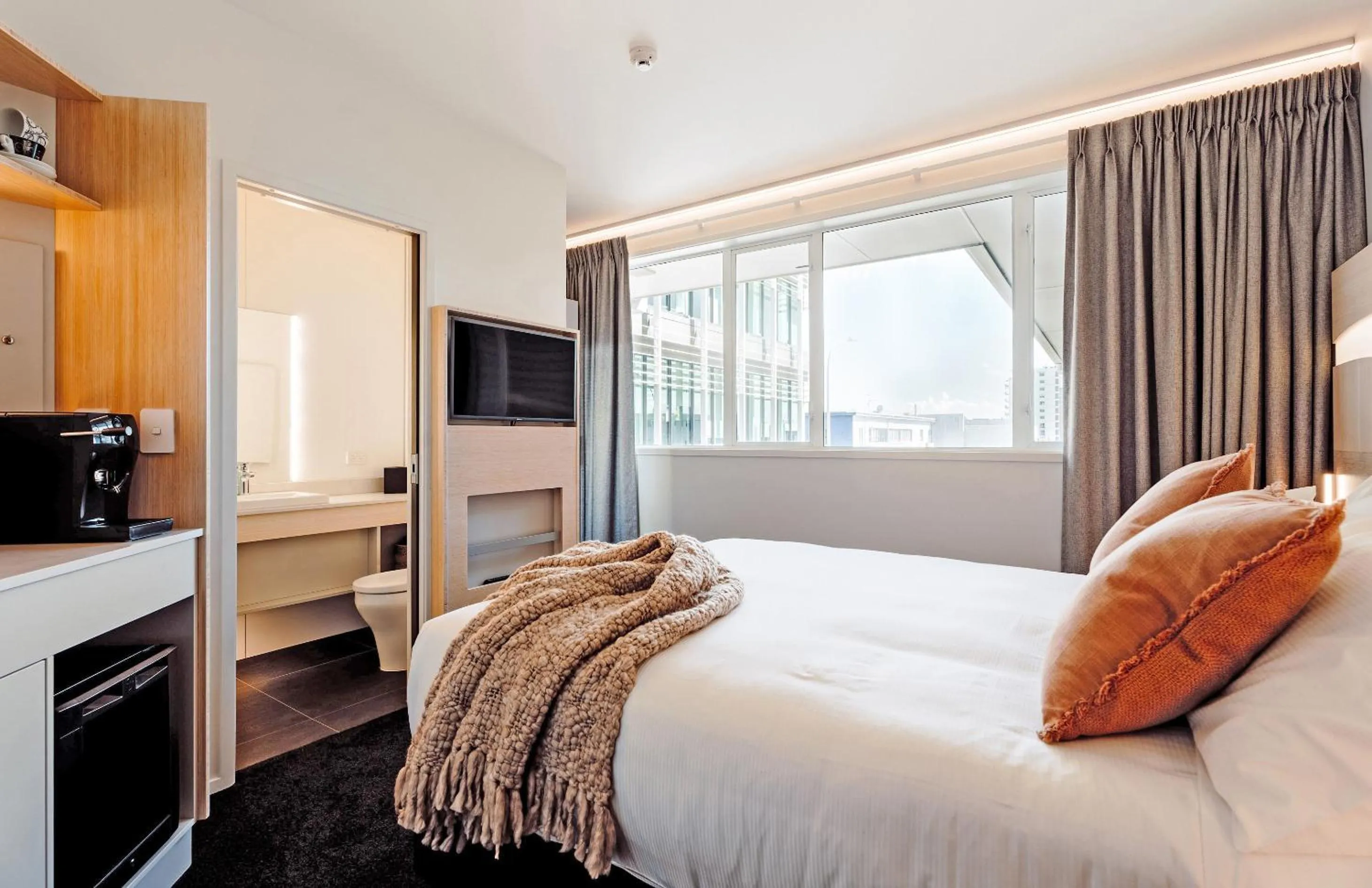 Photo of the whole room, Bed in CitySide Hotel Tauranga