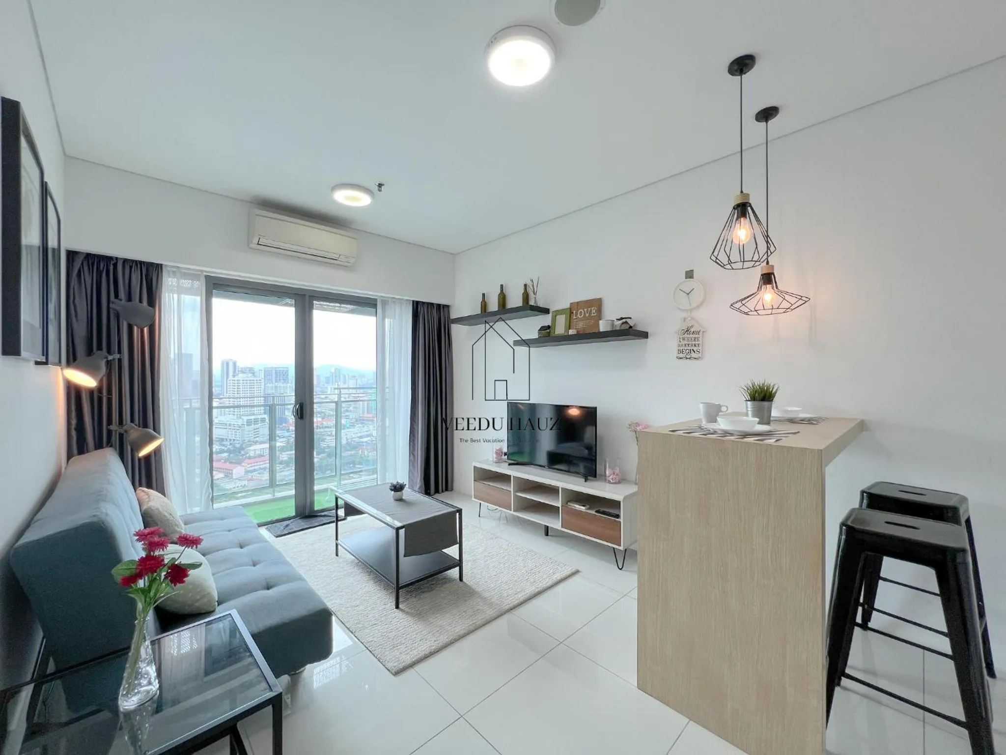 Living room in Mercu Summer Suites KLCC by Veedu Hauz