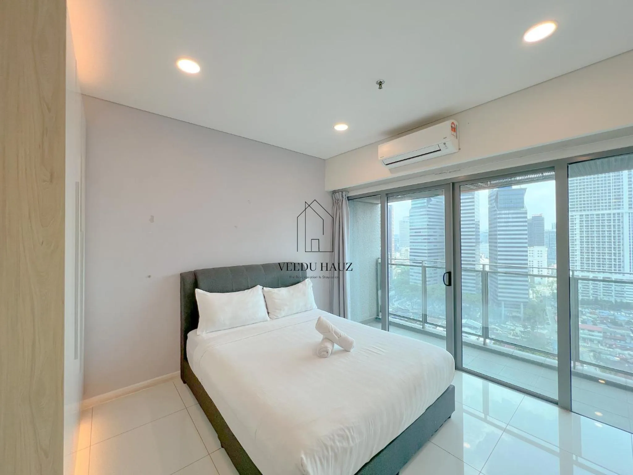 Bedroom, Bed in Mercu Summer Suites KLCC by Veedu Hauz