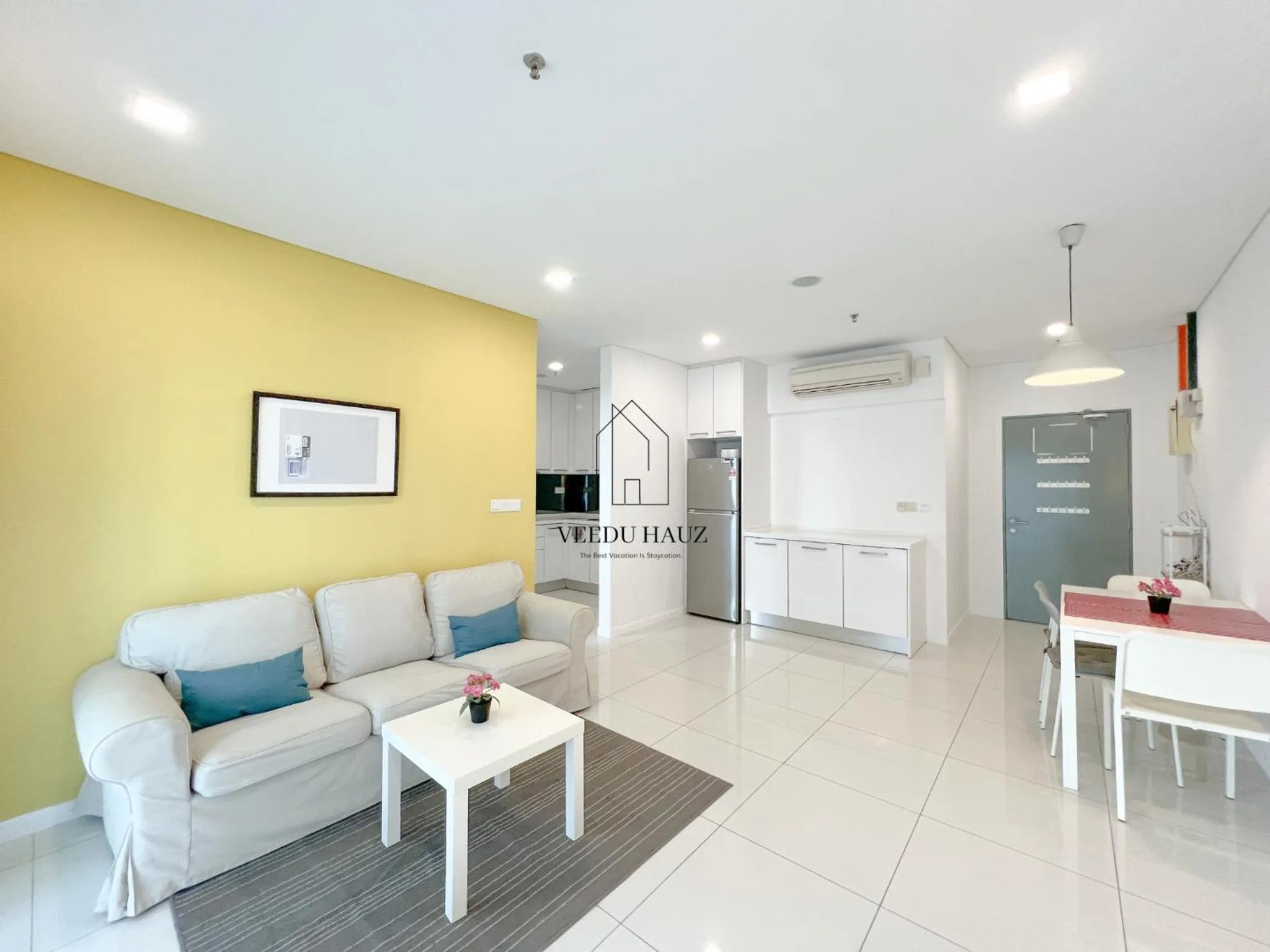 Living room in Mercu Summer Suites KLCC by Veedu Hauz