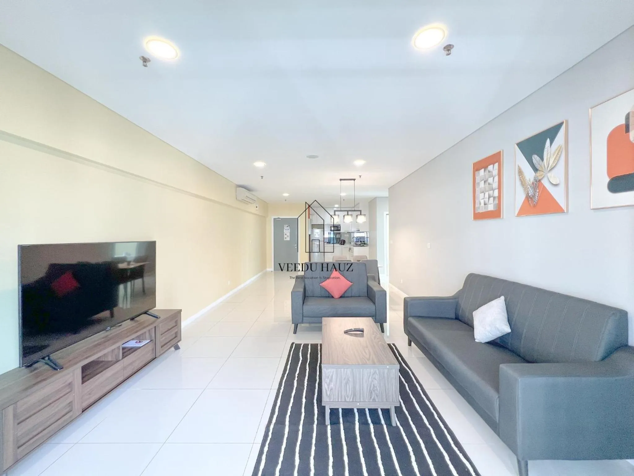 Living room in Mercu Summer Suites KLCC by Veedu Hauz