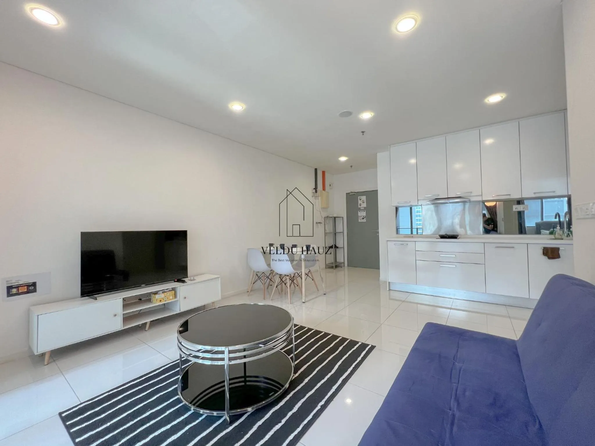 Living room in Mercu Summer Suites KLCC by Veedu Hauz