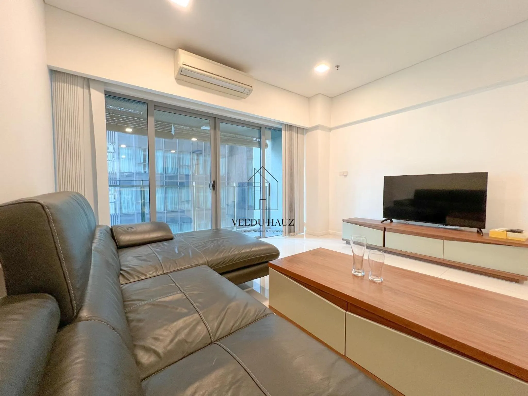 Living room in Mercu Summer Suites KLCC by Veedu Hauz