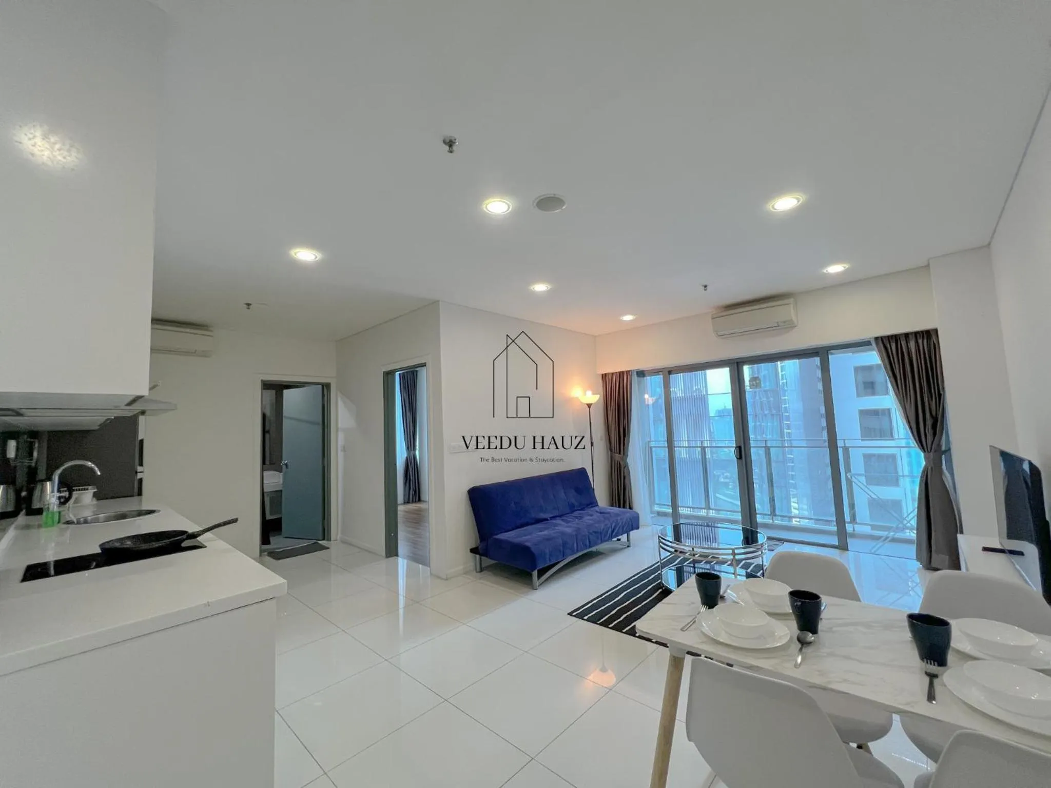 Living room in Mercu Summer Suites KLCC by Veedu Hauz