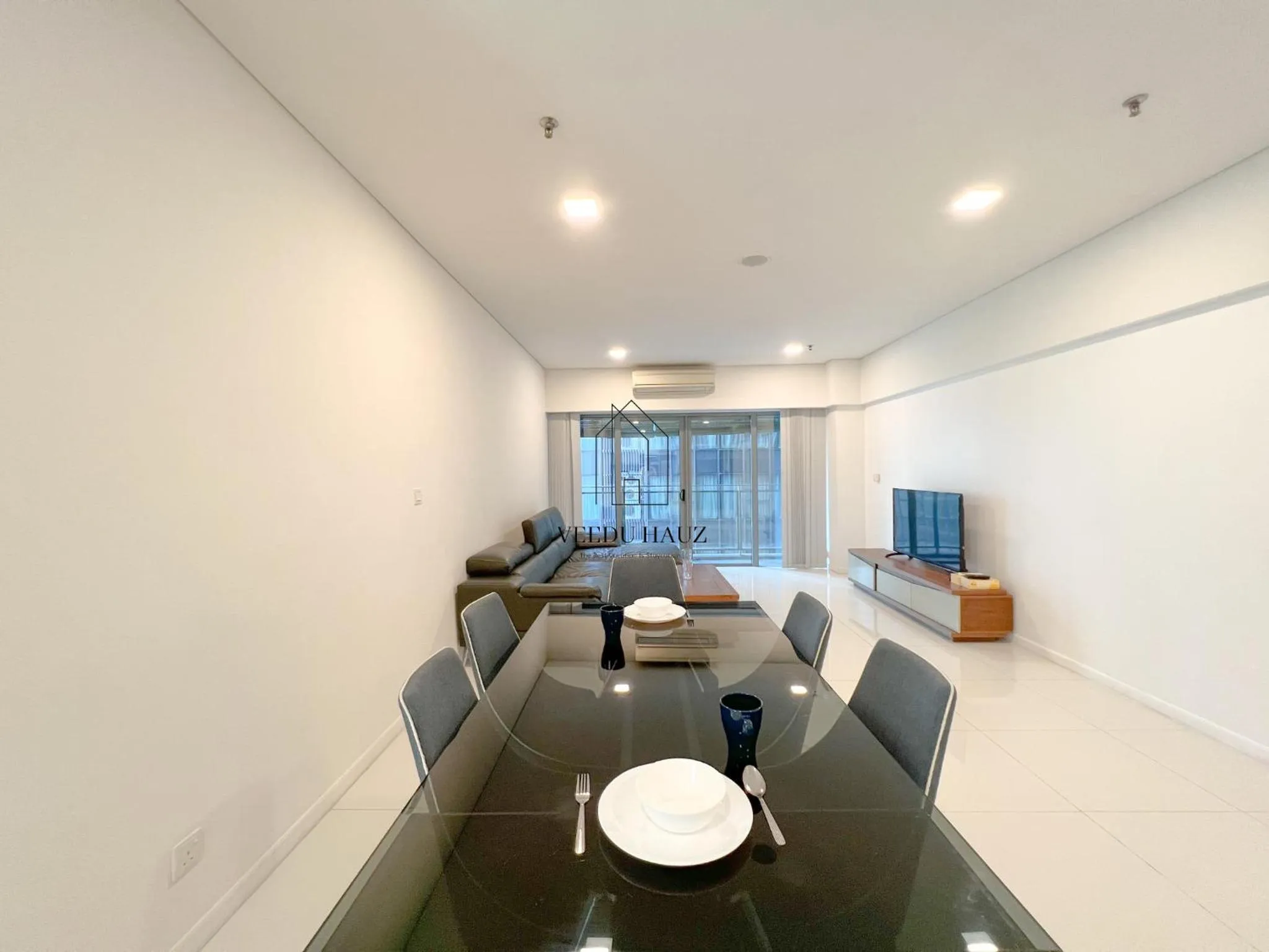 Living room in Mercu Summer Suites KLCC by Veedu Hauz