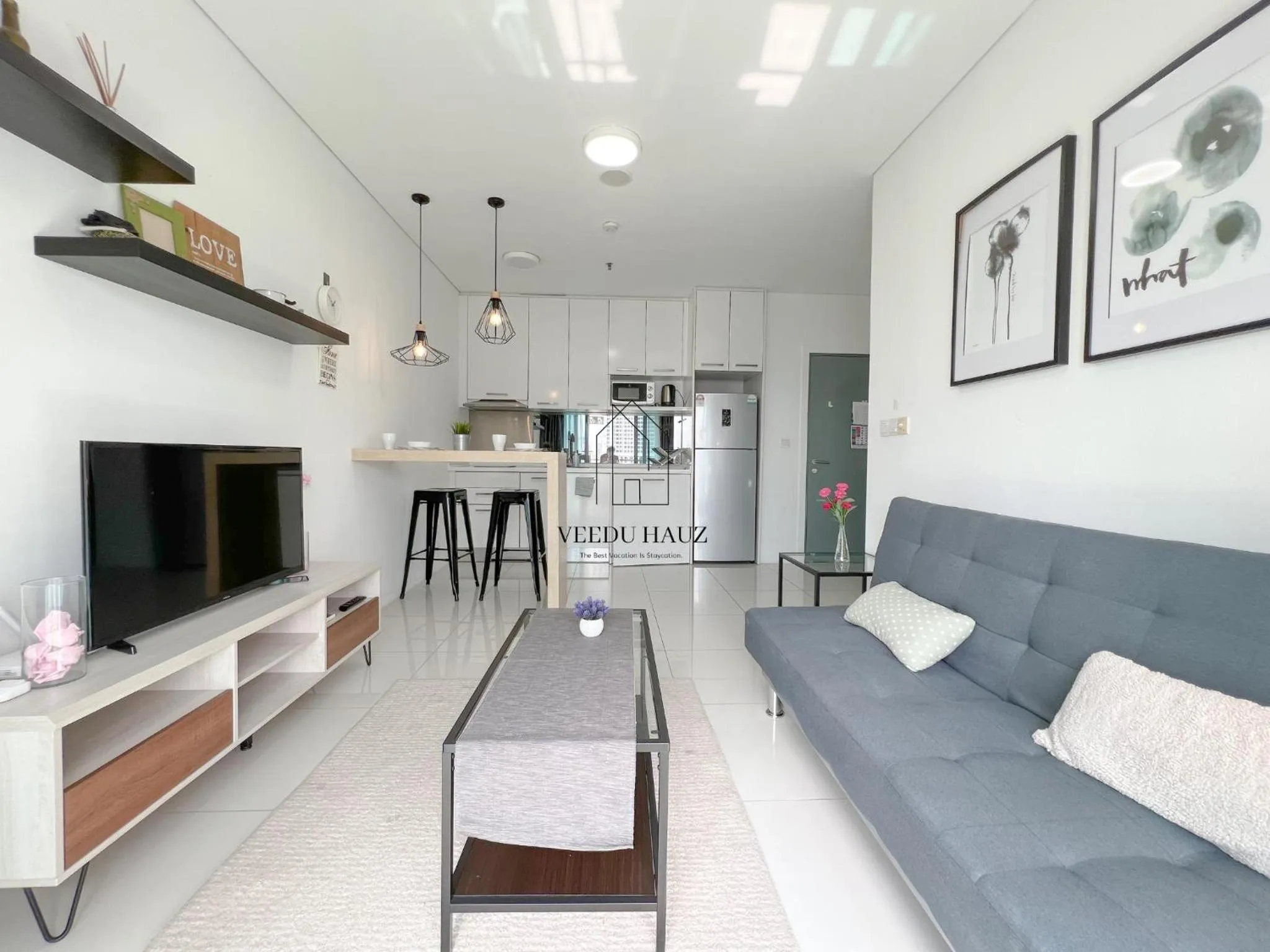 Communal lounge/ TV room in Mercu Summer Suites KLCC by Veedu Hauz