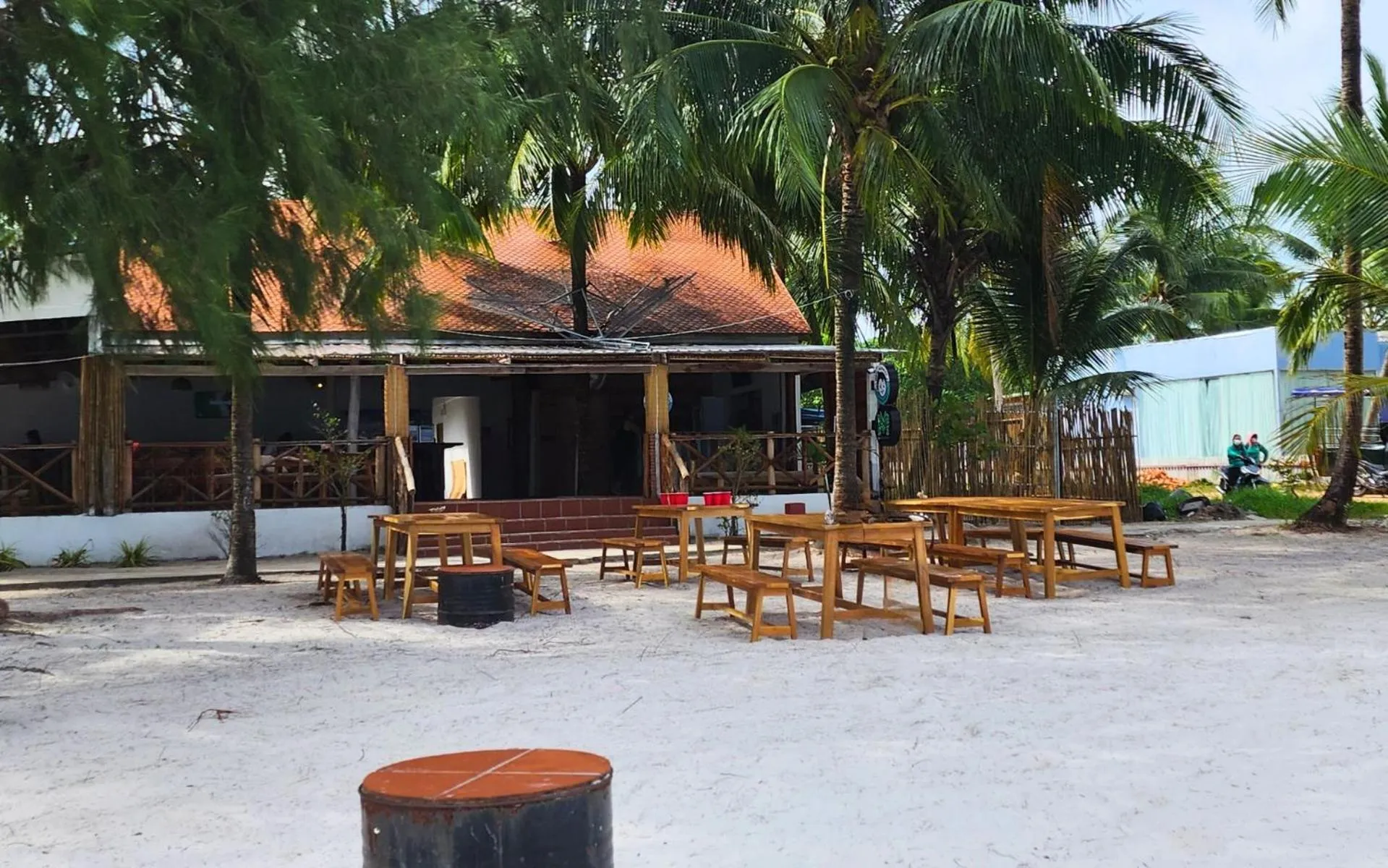 Restaurant/places to eat in Mad Monkey Koh Rong