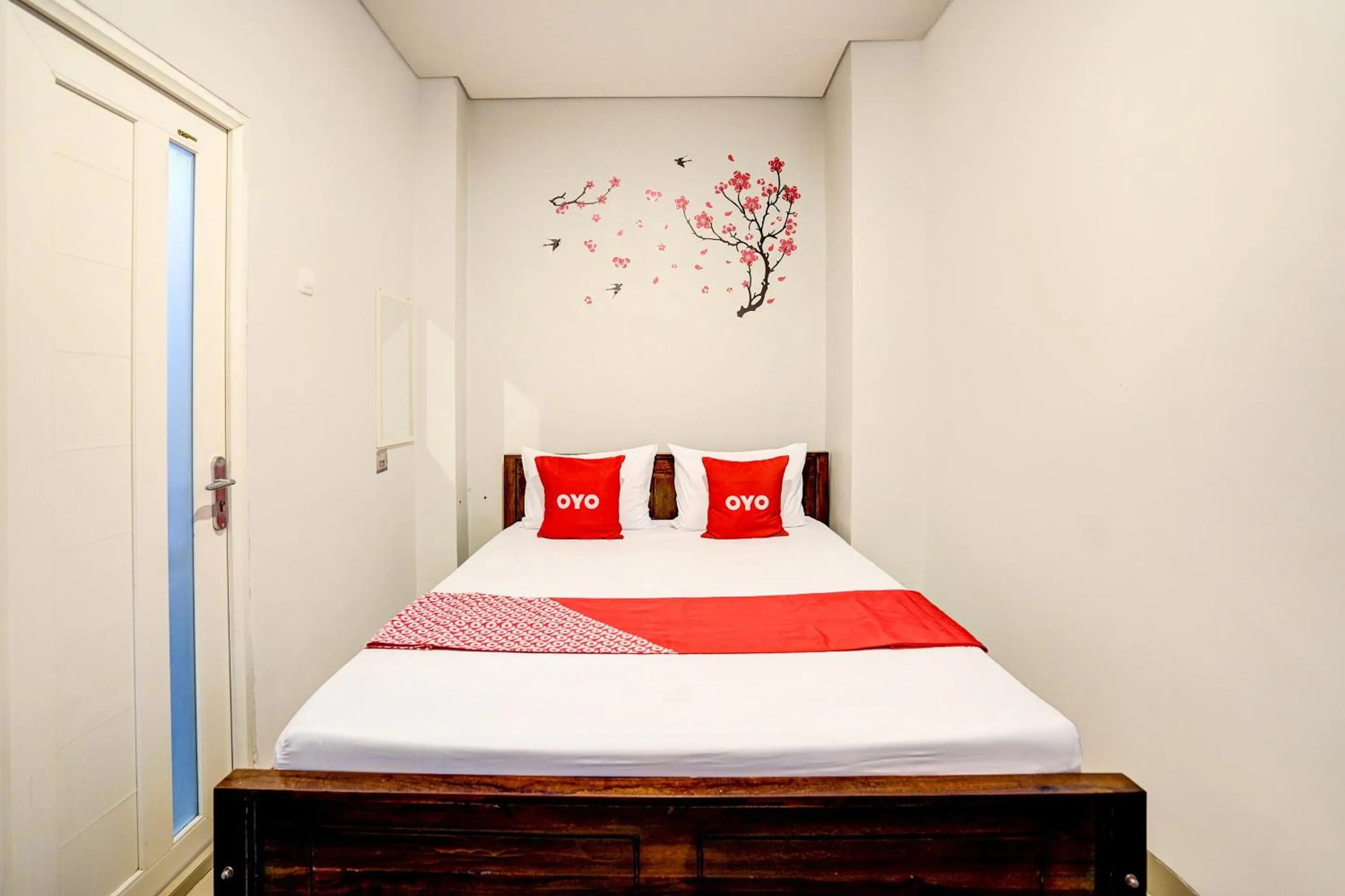 Bedroom in Super OYO Capital O 92506 K1 Residence Gedangan