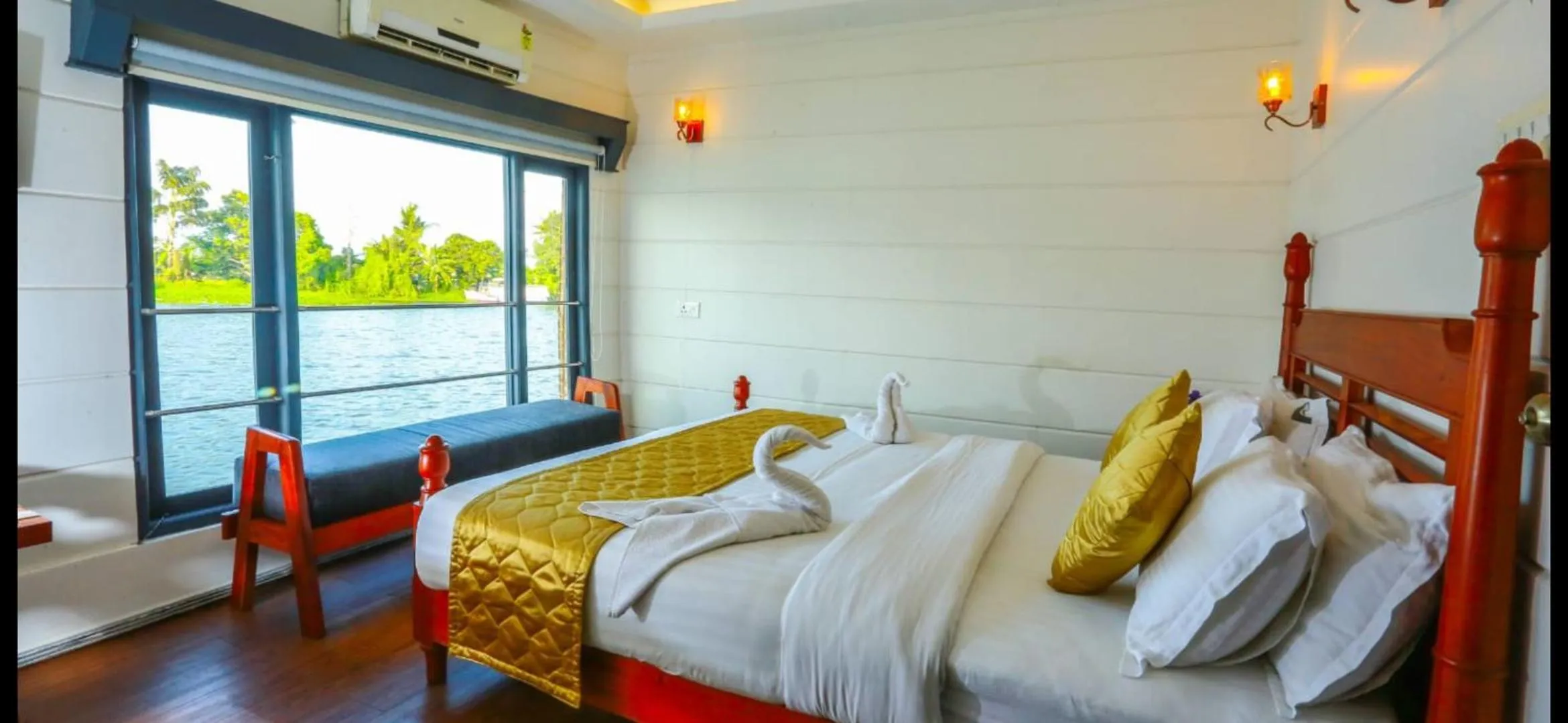 Bedroom, Bed in Kerala Boathouse