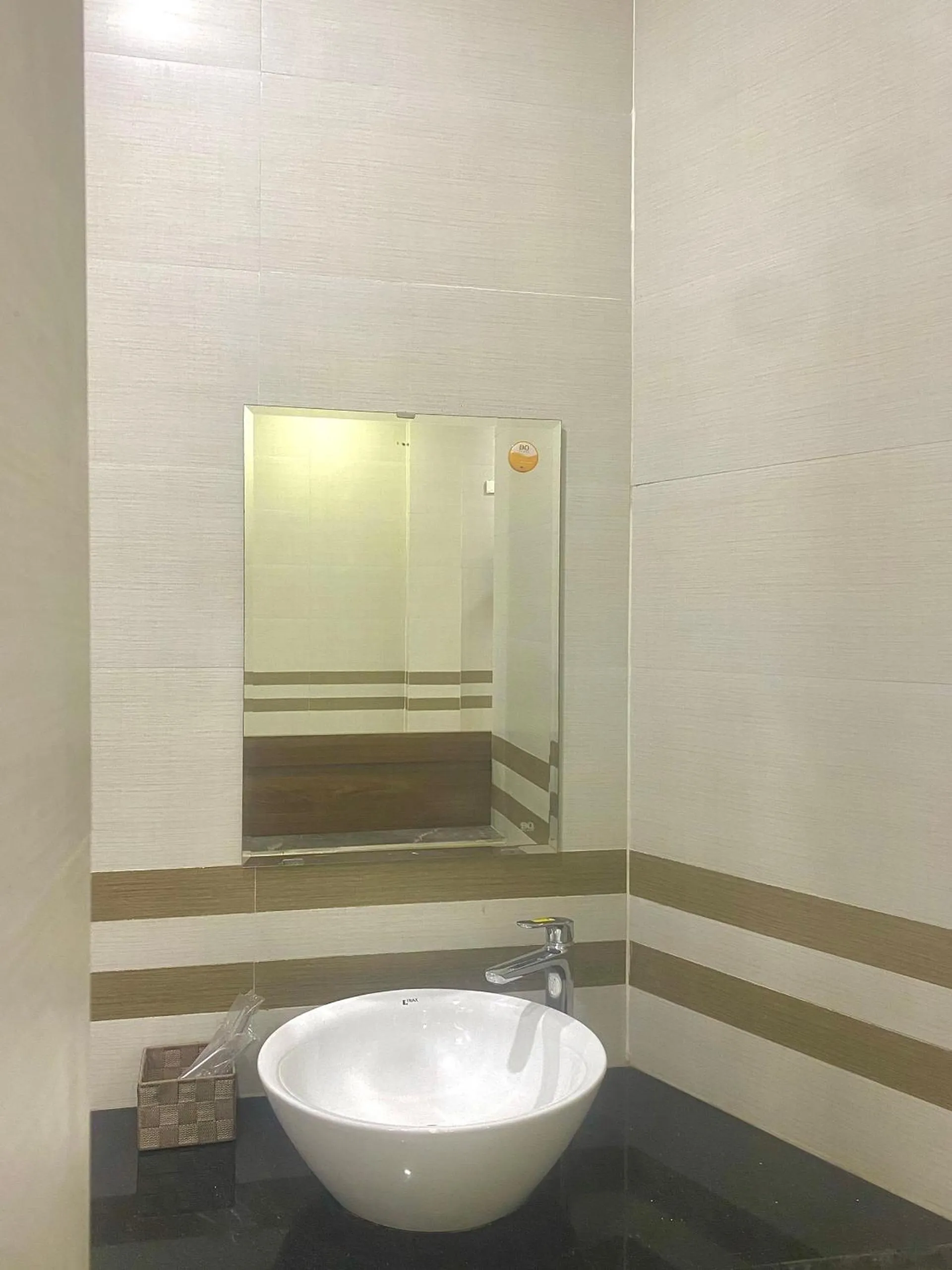 Toilet in Shine Hotel