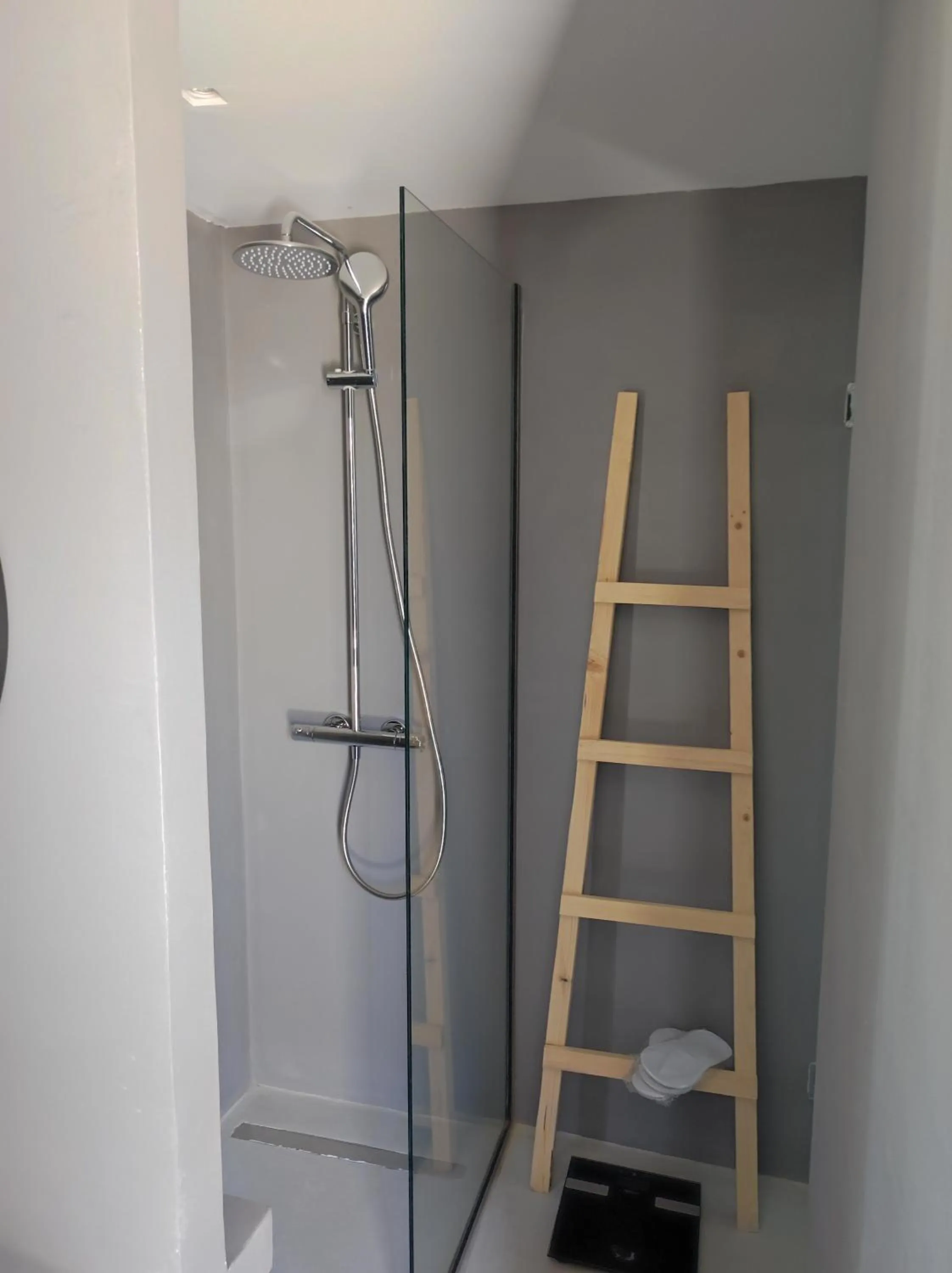 Shower in Helios Beach Hotel & Bungalows