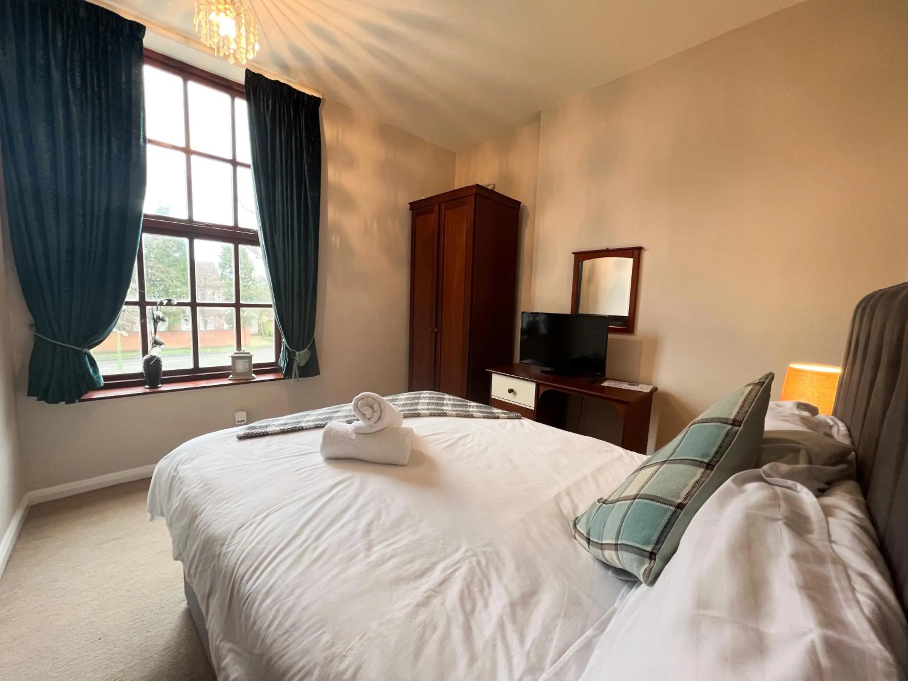 Bedroom, Bed in Beldon House