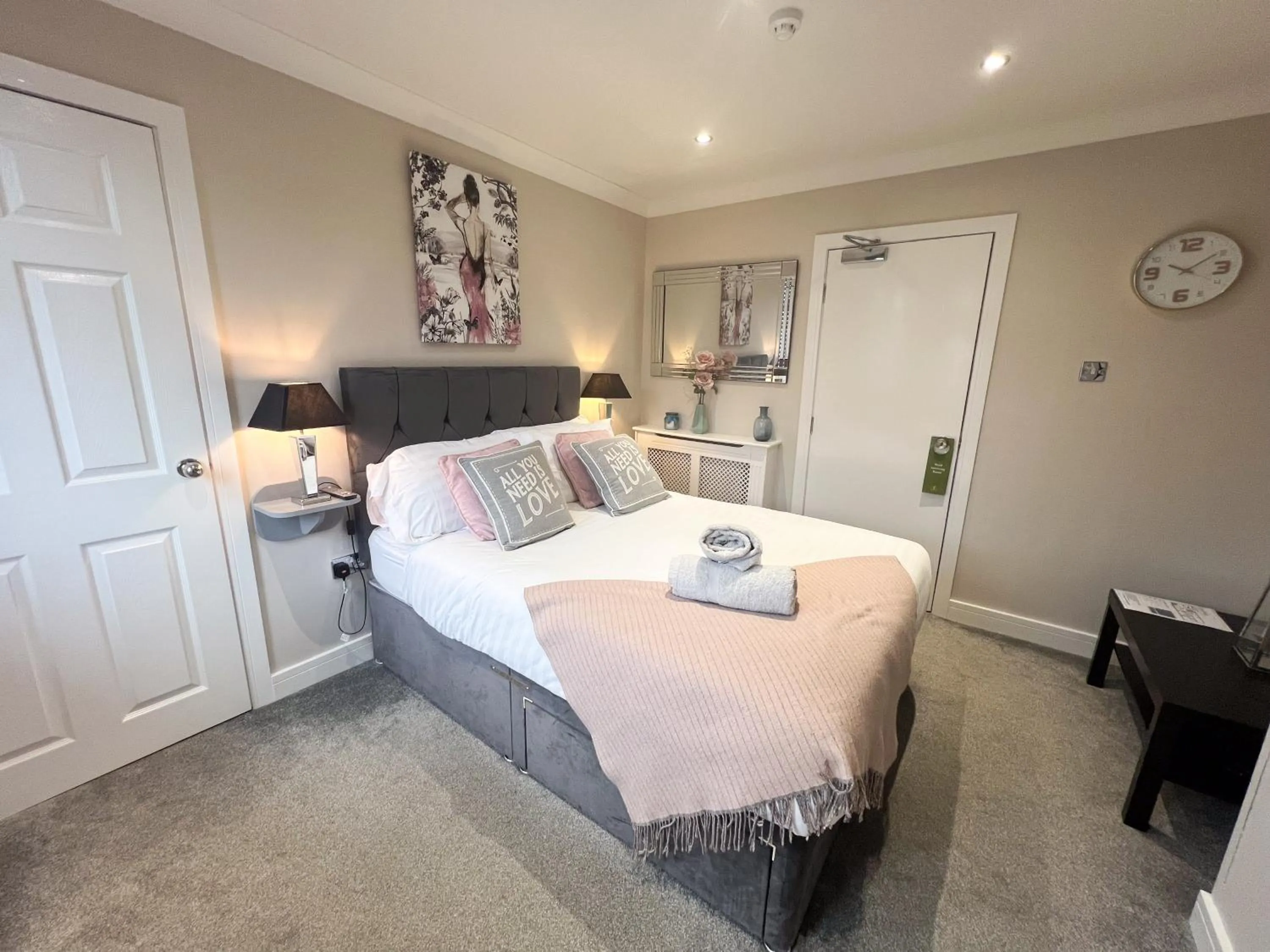 Bedroom, Bed in Beldon House