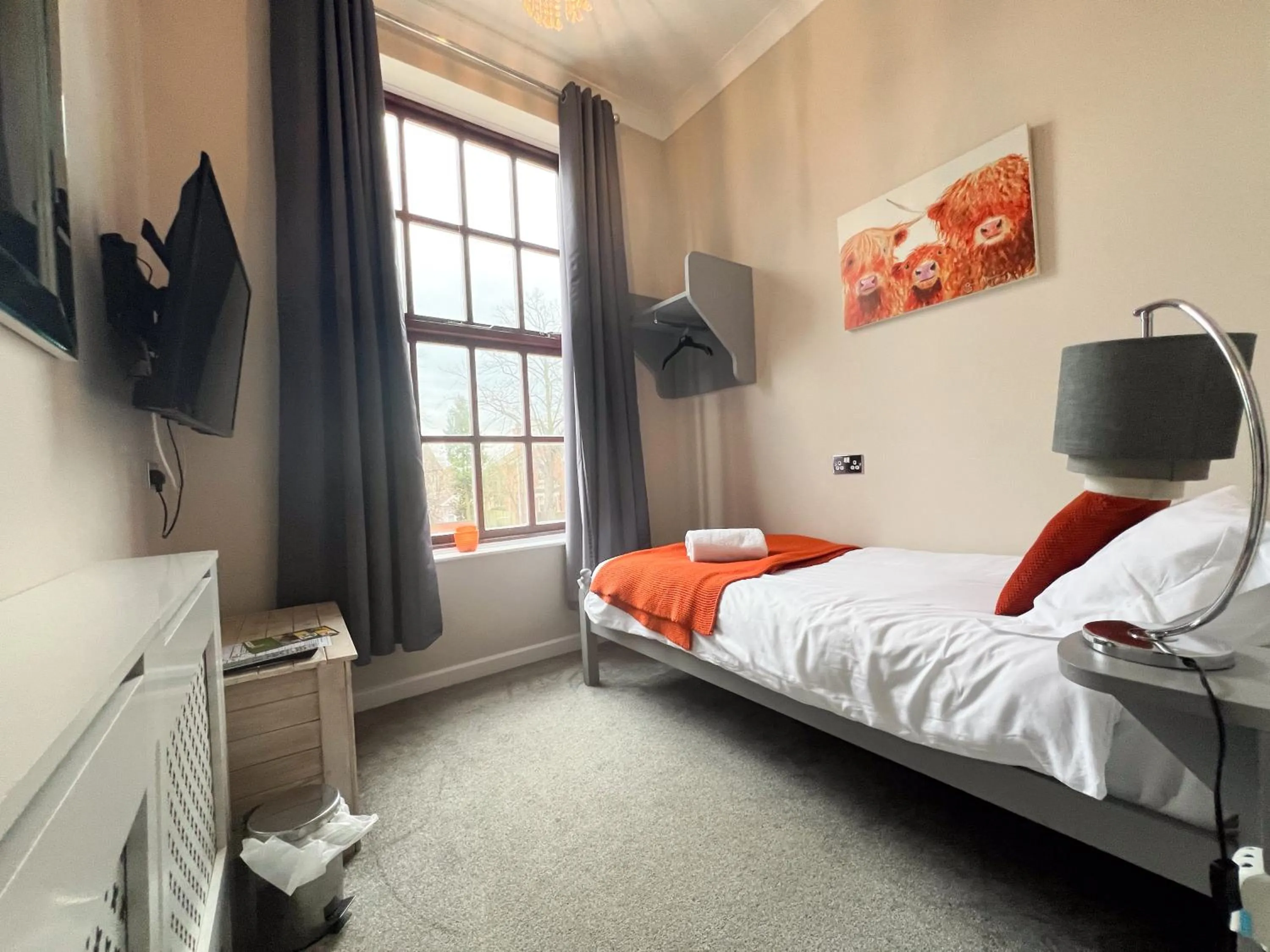 Bedroom, Bed in Beldon House