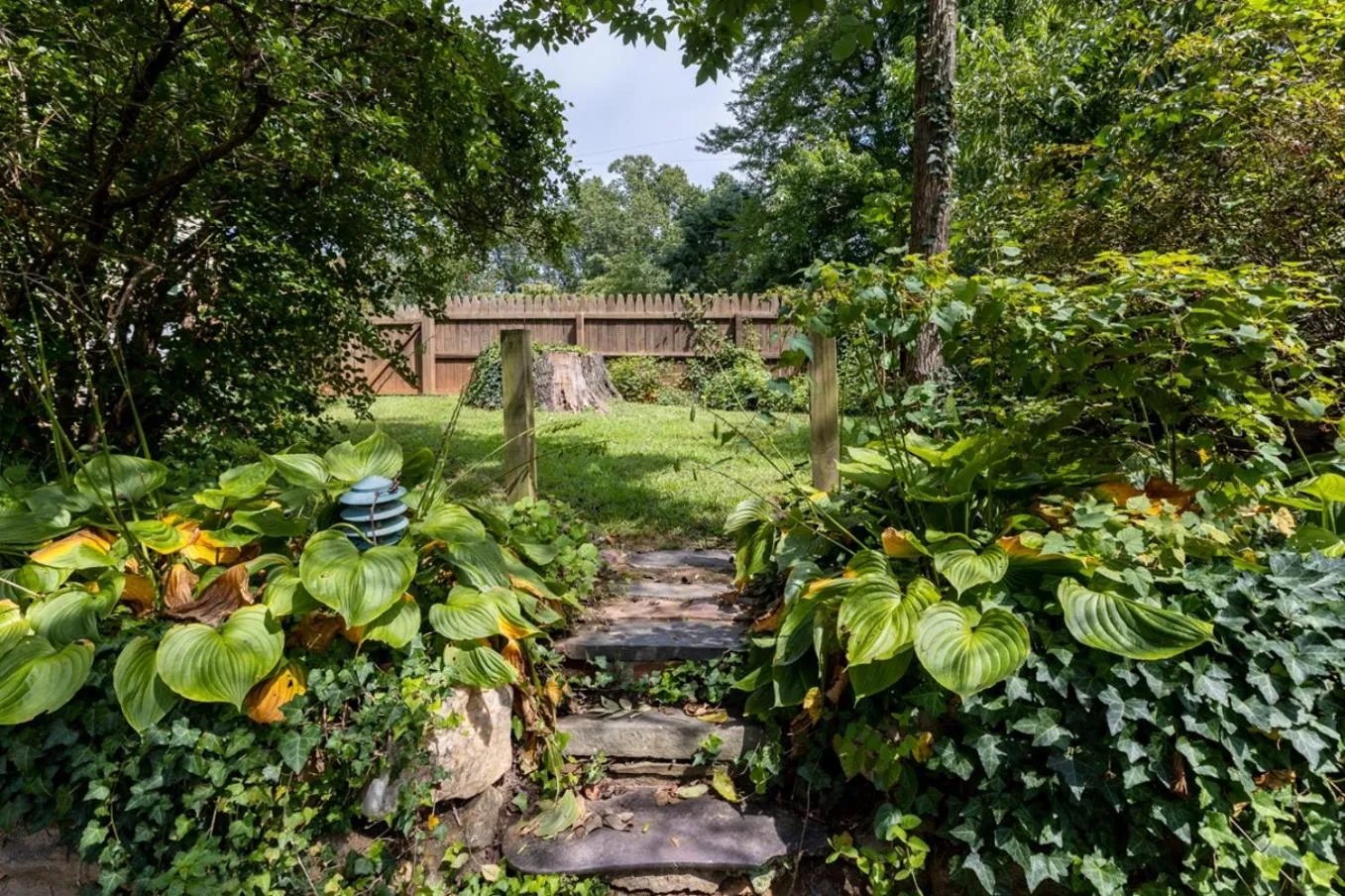 Cheerful 3 Bedroom Home, Walk To Uvastadium