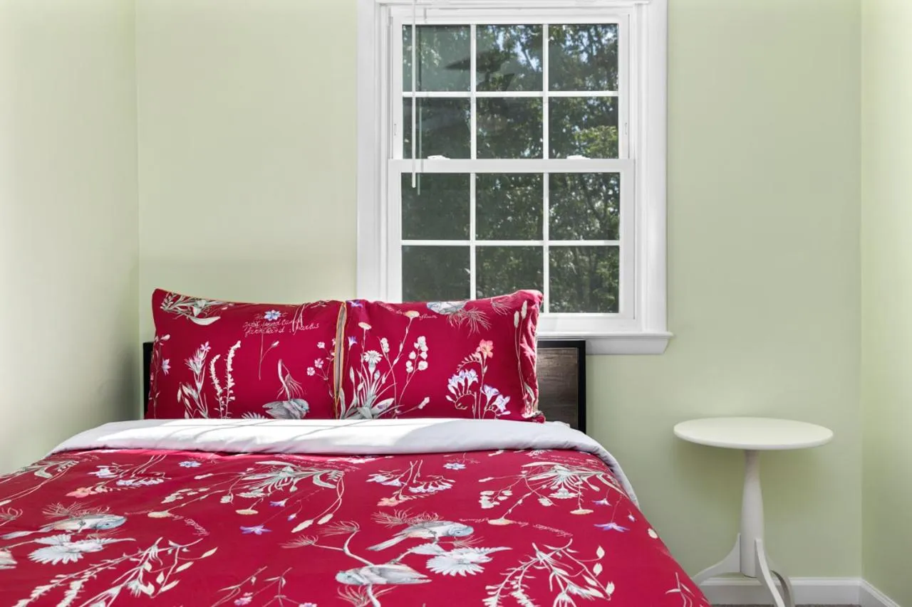 Bed in Waynesboro home near Wintergreen Charlottesville