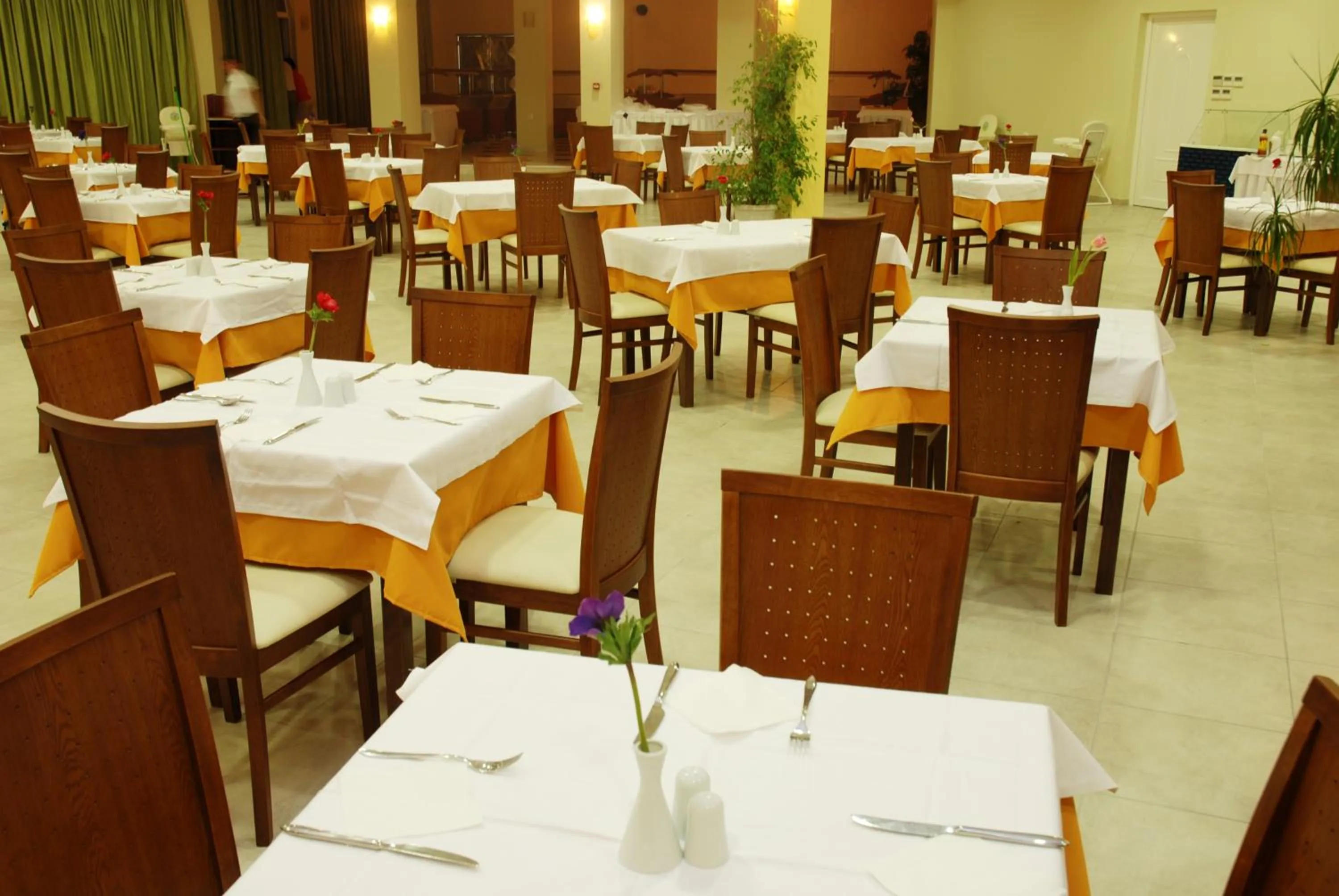 Restaurant/places to eat in Majestic Hotel & Spa
