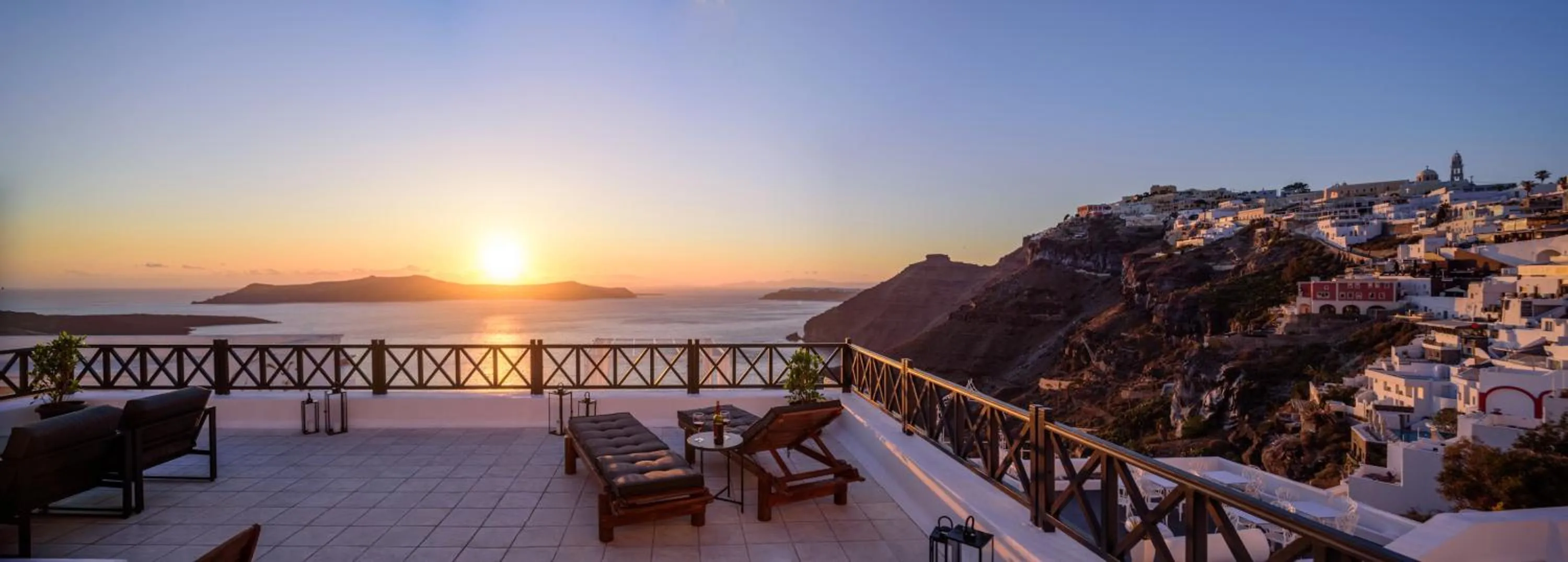 Property building in Firalia, Casa in Rock Suites