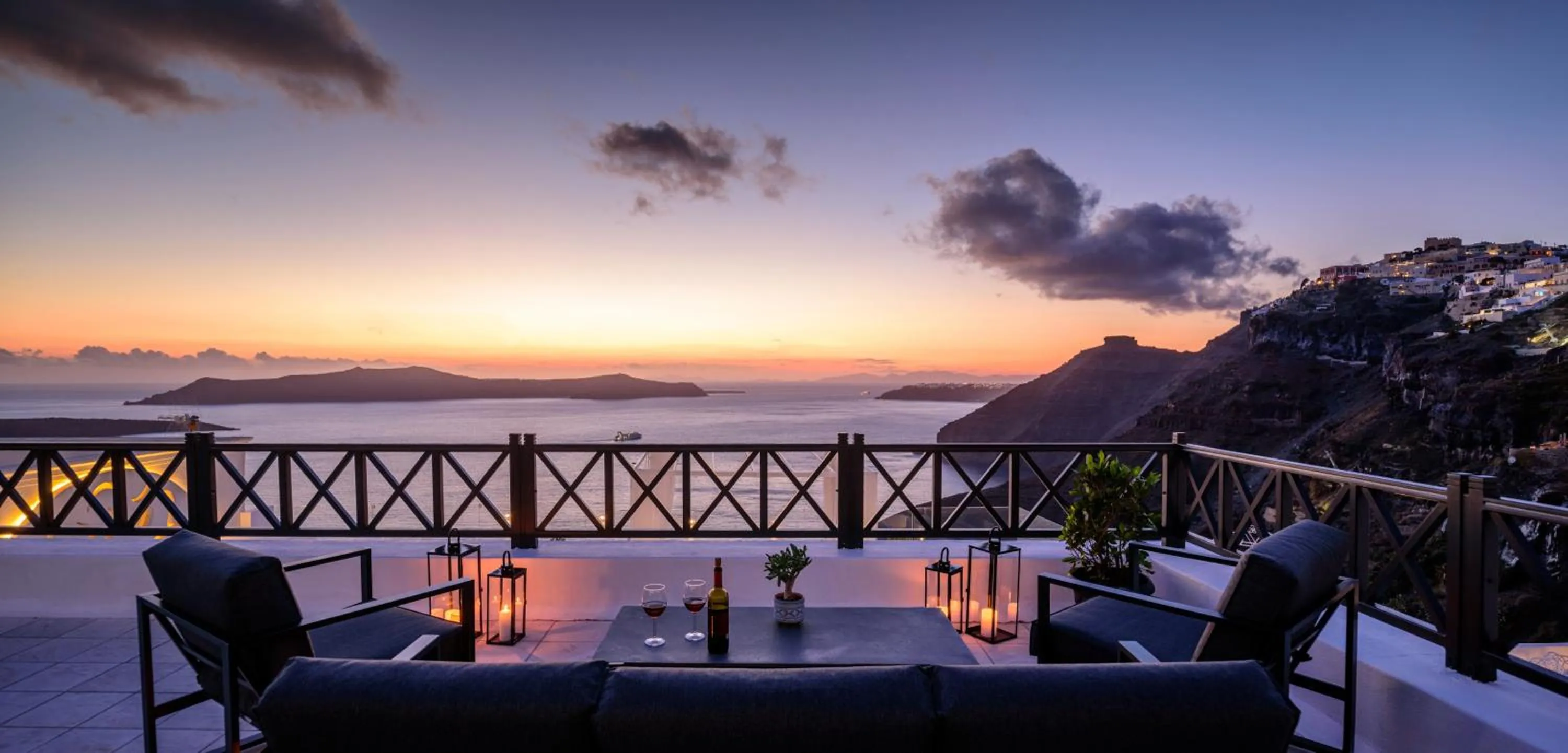 Property building in Firalia, Casa in Rock Suites