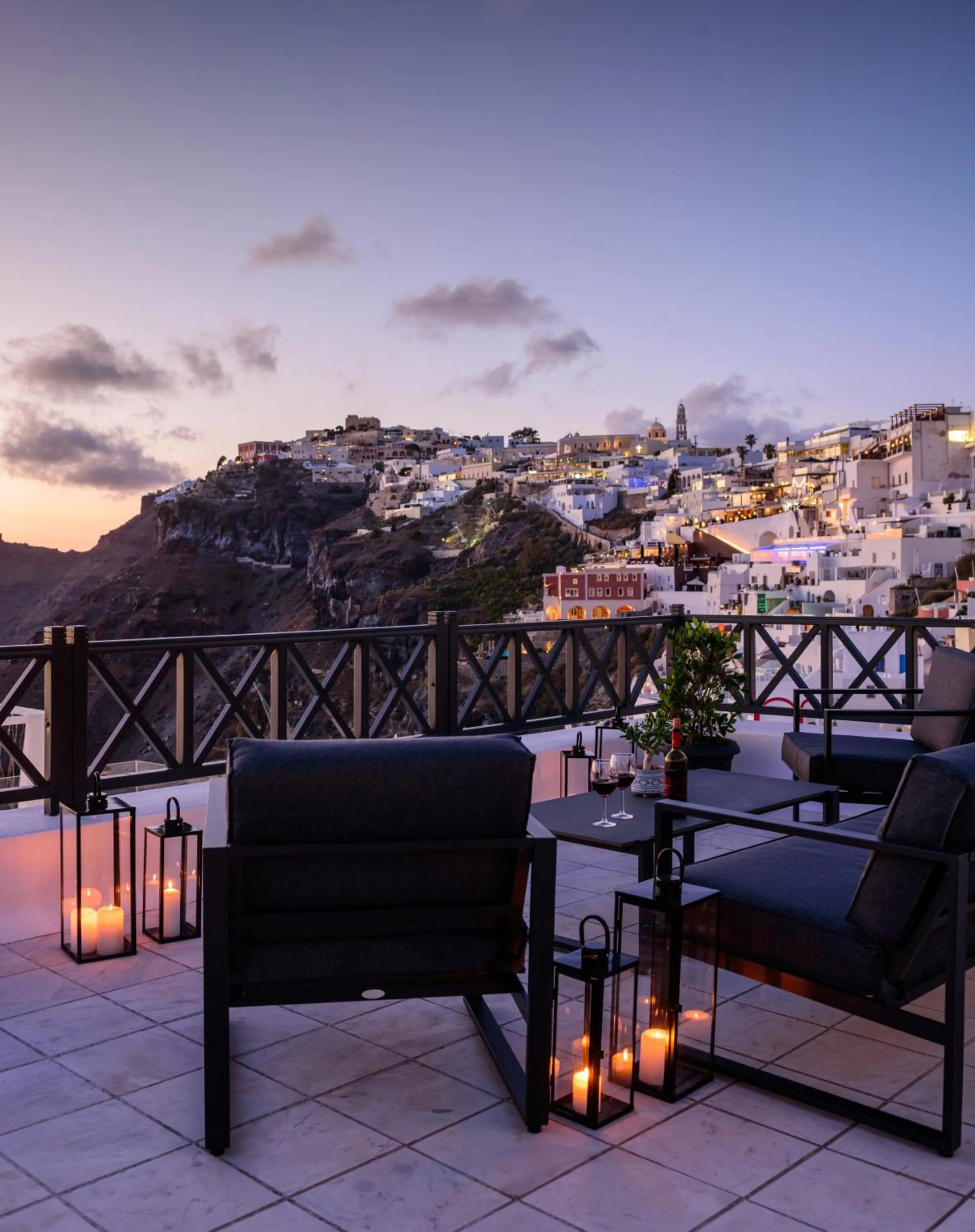 Nearby landmark in Firalia, Casa in Rock Suites