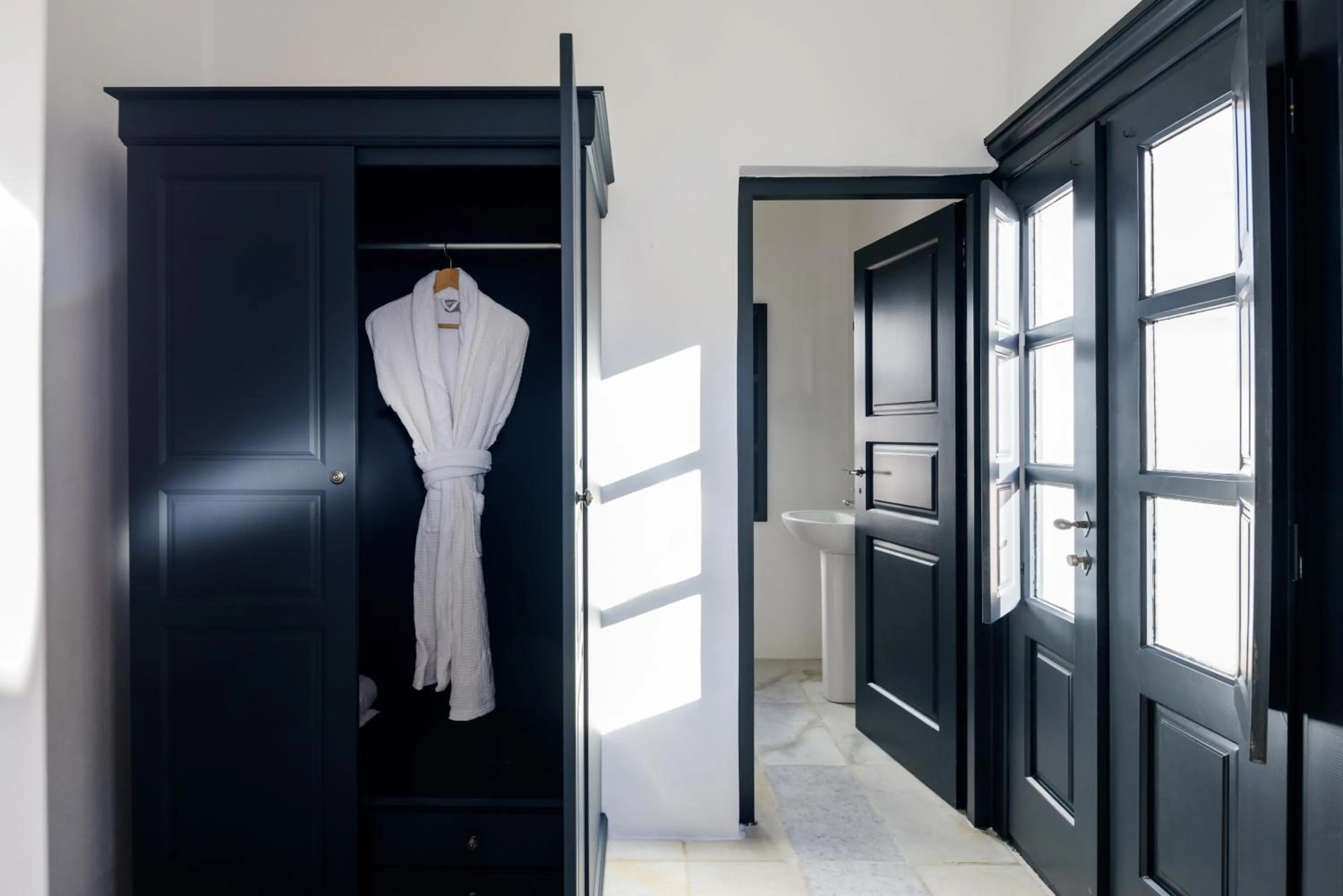 wardrobe in Firalia, Casa in Rock Suites