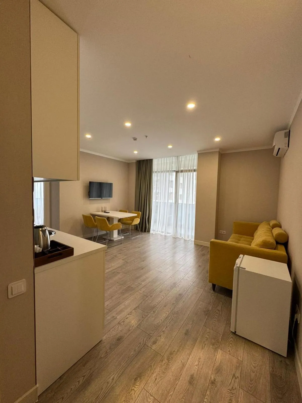 Green Side Apart Hotel