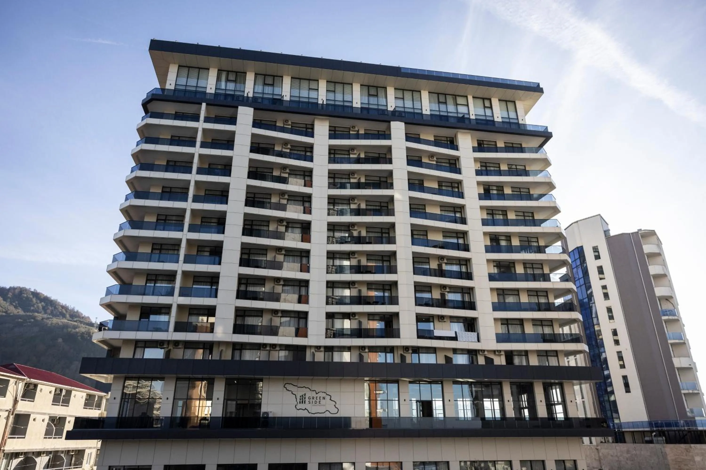 Property building in Green Side Apart Hotel