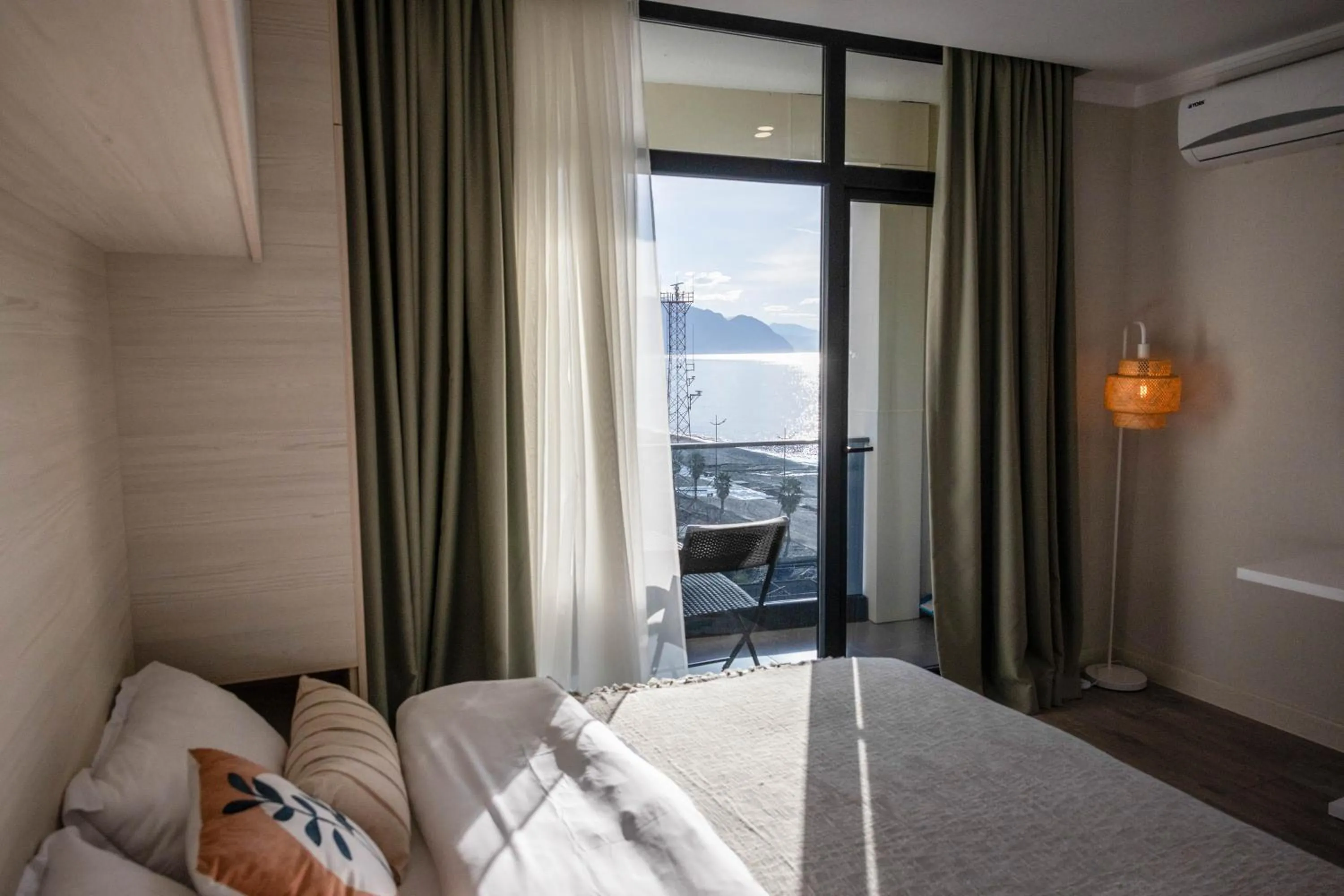 Bedroom, Bed in Green Side Apart Hotel