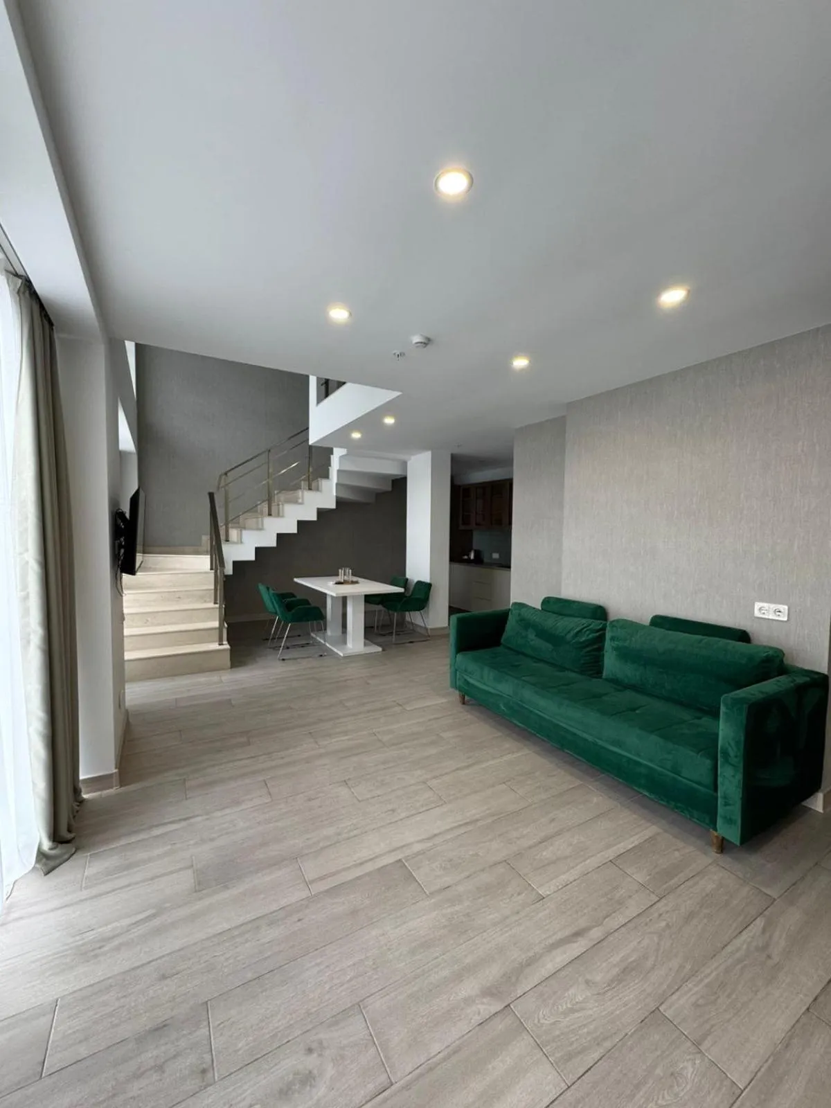 Green Side Apart Hotel