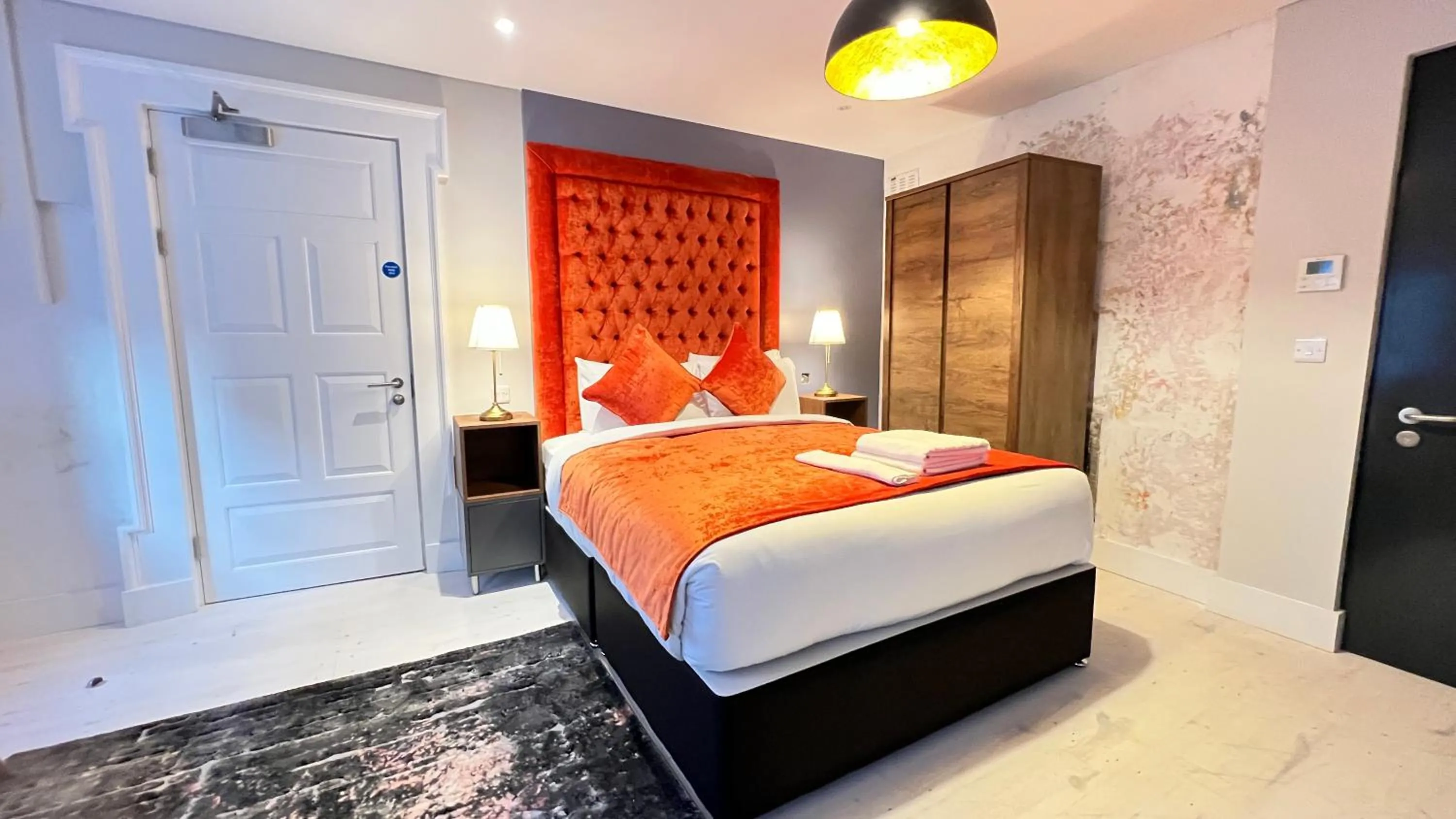 Bedroom, Bed in Merrion Square Studios