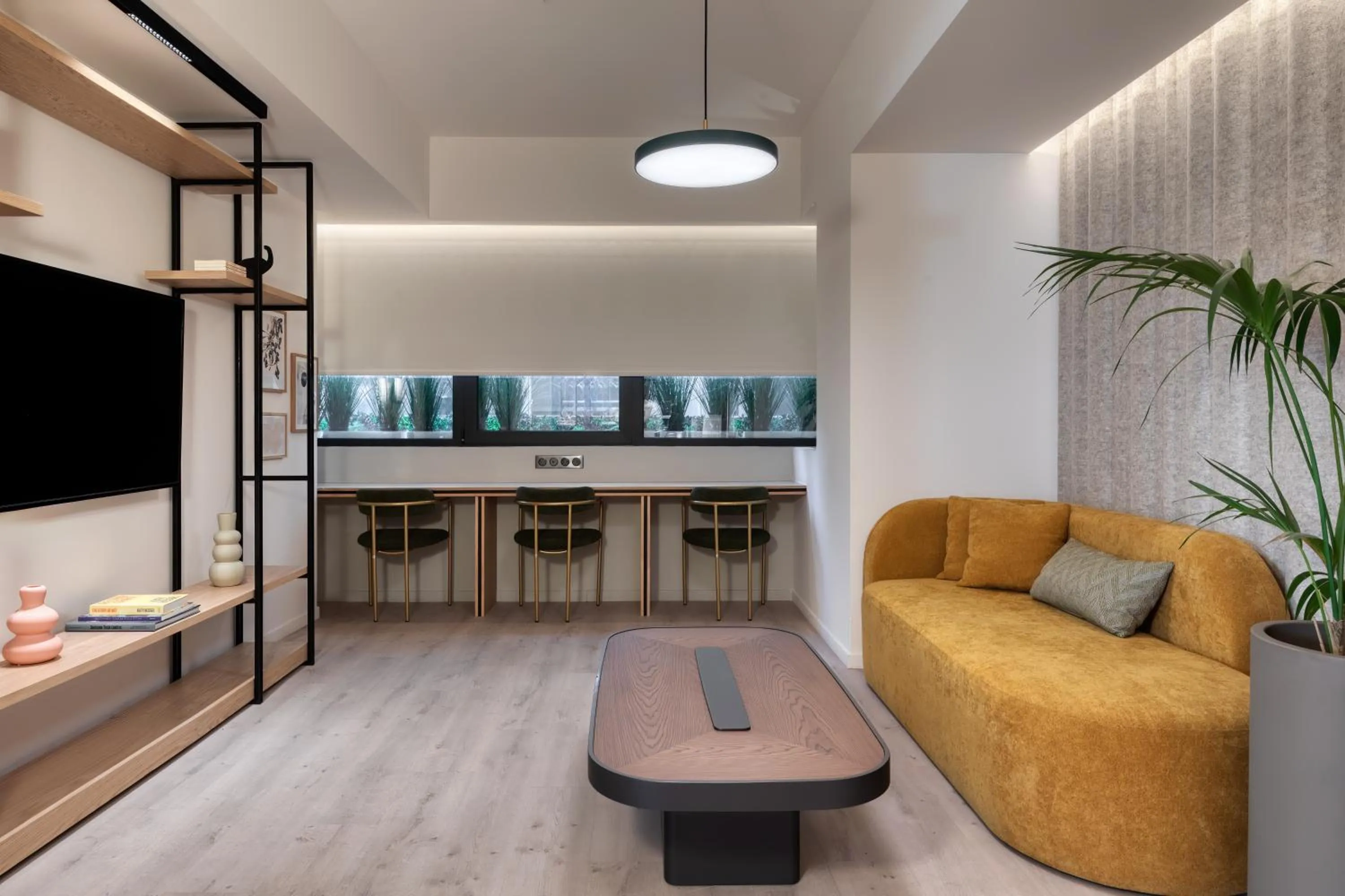 TV and multimedia in Hilton Garden Inn Athens Syggrou Avenue