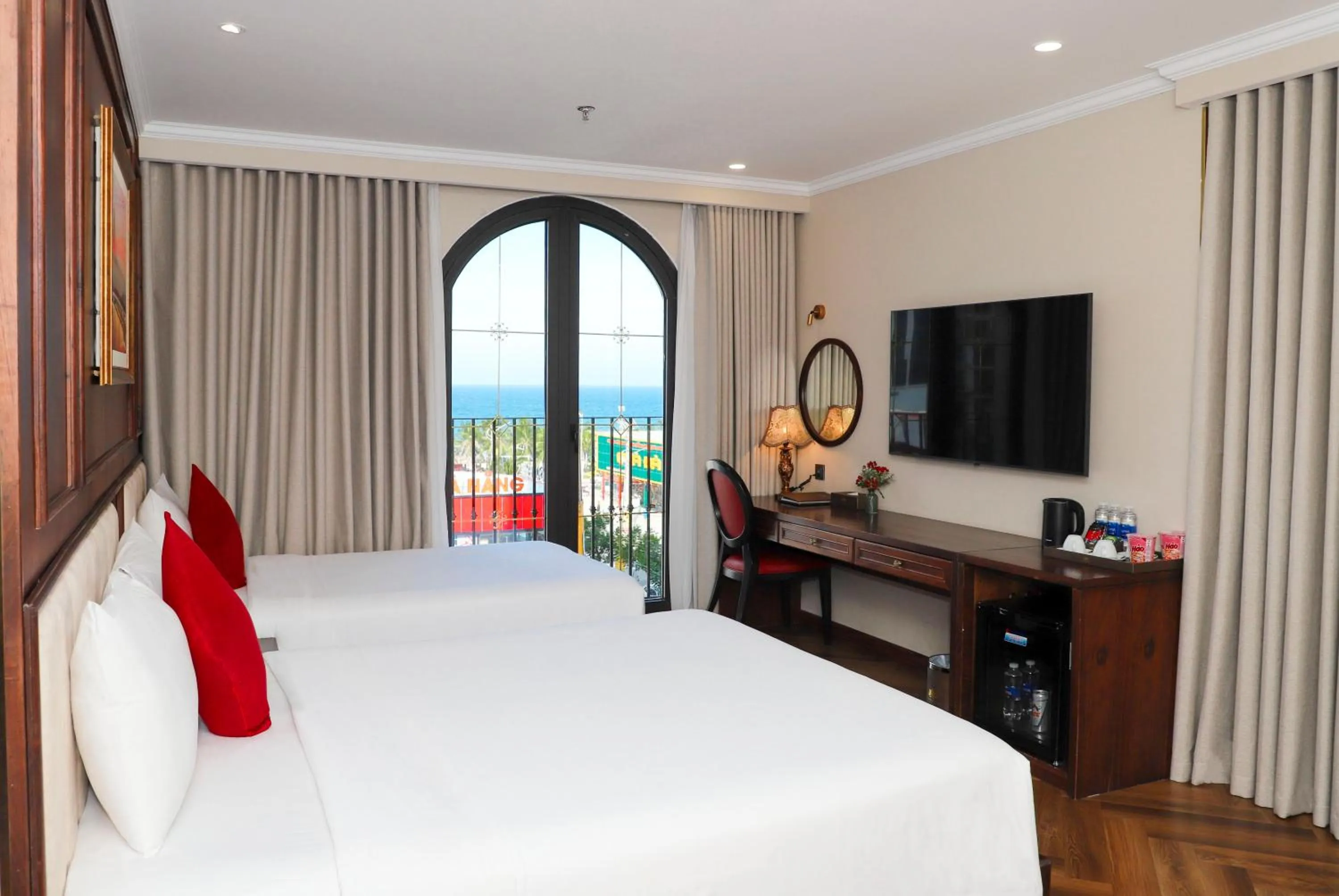 View (from property/room), Bed in Golden Lotus Luxury Hotel Danang - Complimentary Daily Afternoon Tea