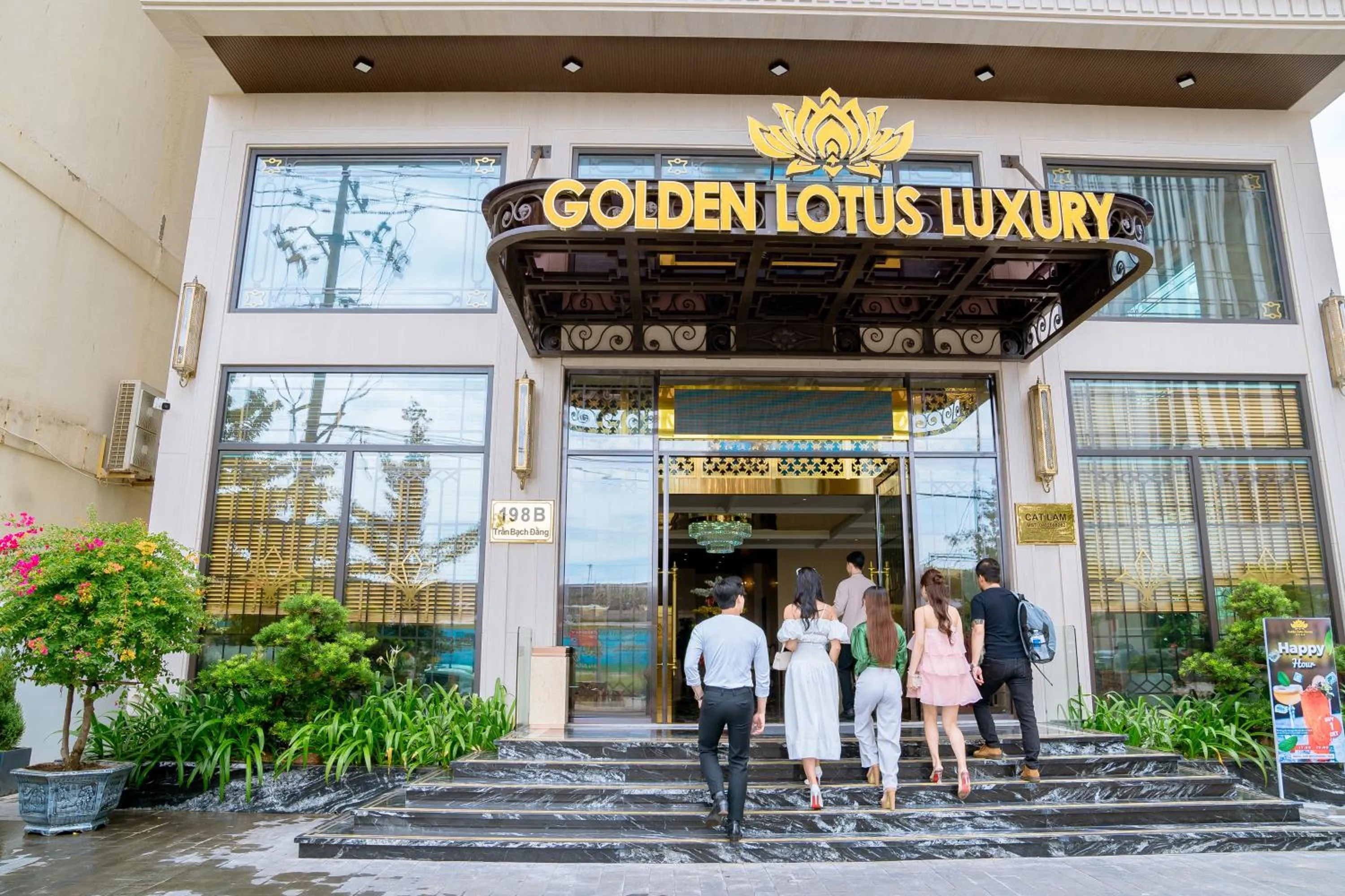 shuttle in Golden Lotus Luxury Hotel Danang - Complimentary Daily Afternoon Tea