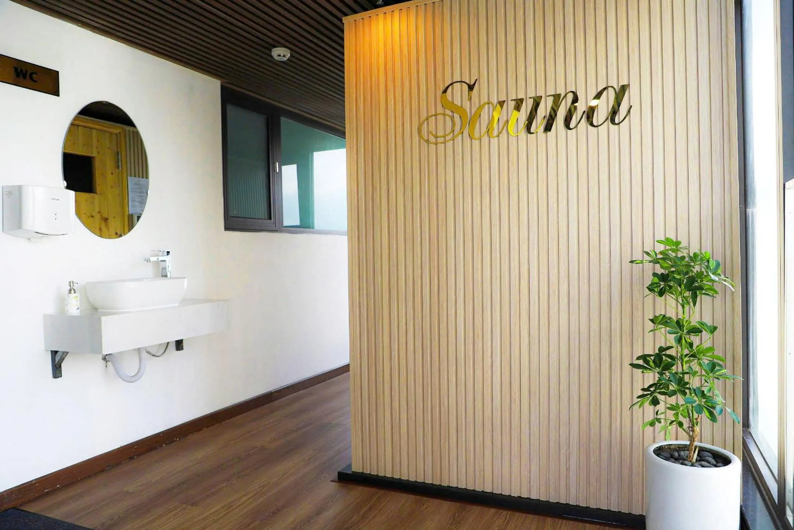 Sauna in Golden Lotus Luxury Hotel Danang - Complimentary Daily Afternoon Tea