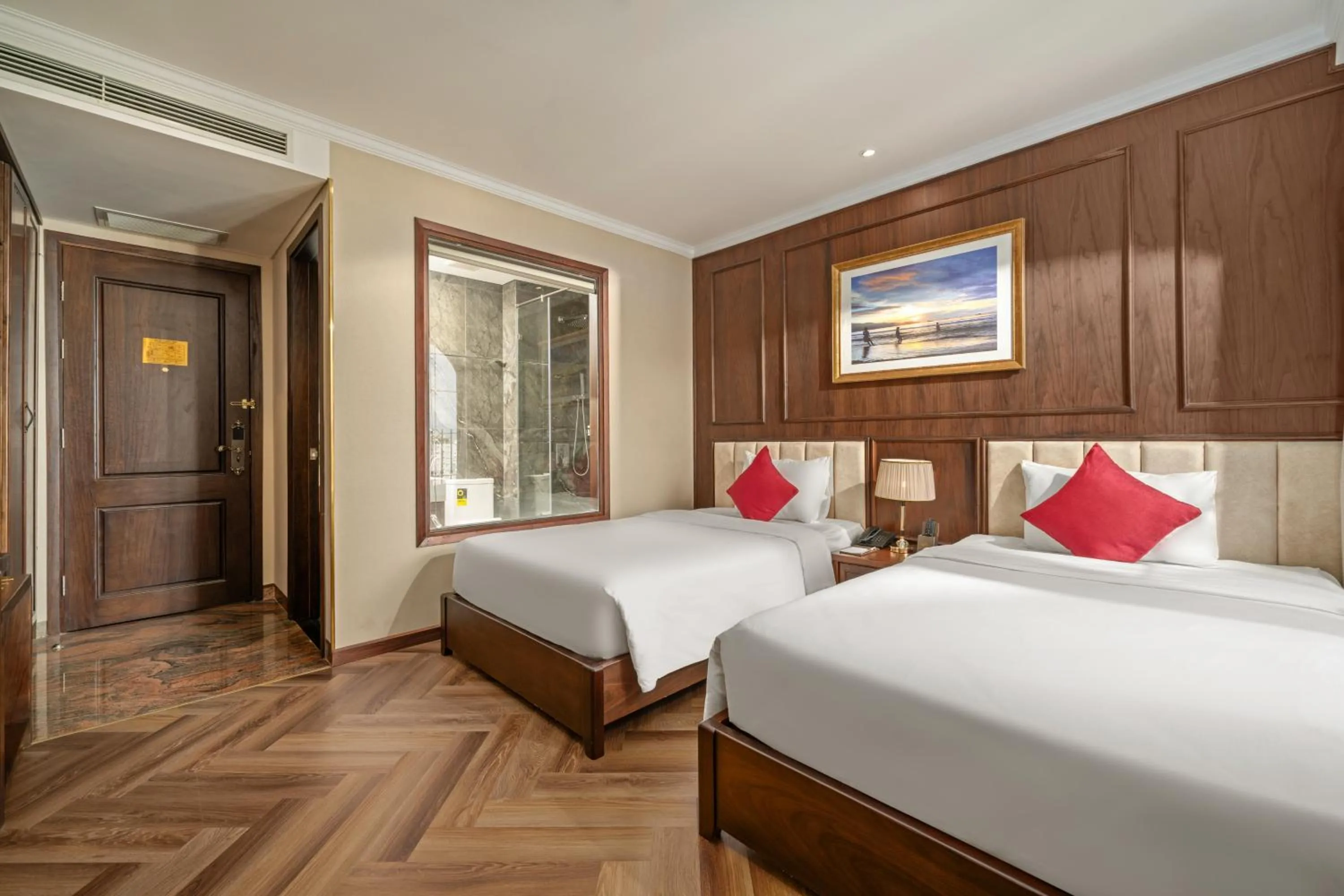 Shower, Bed in Golden Lotus Luxury Hotel Danang - Complimentary Daily Afternoon Tea