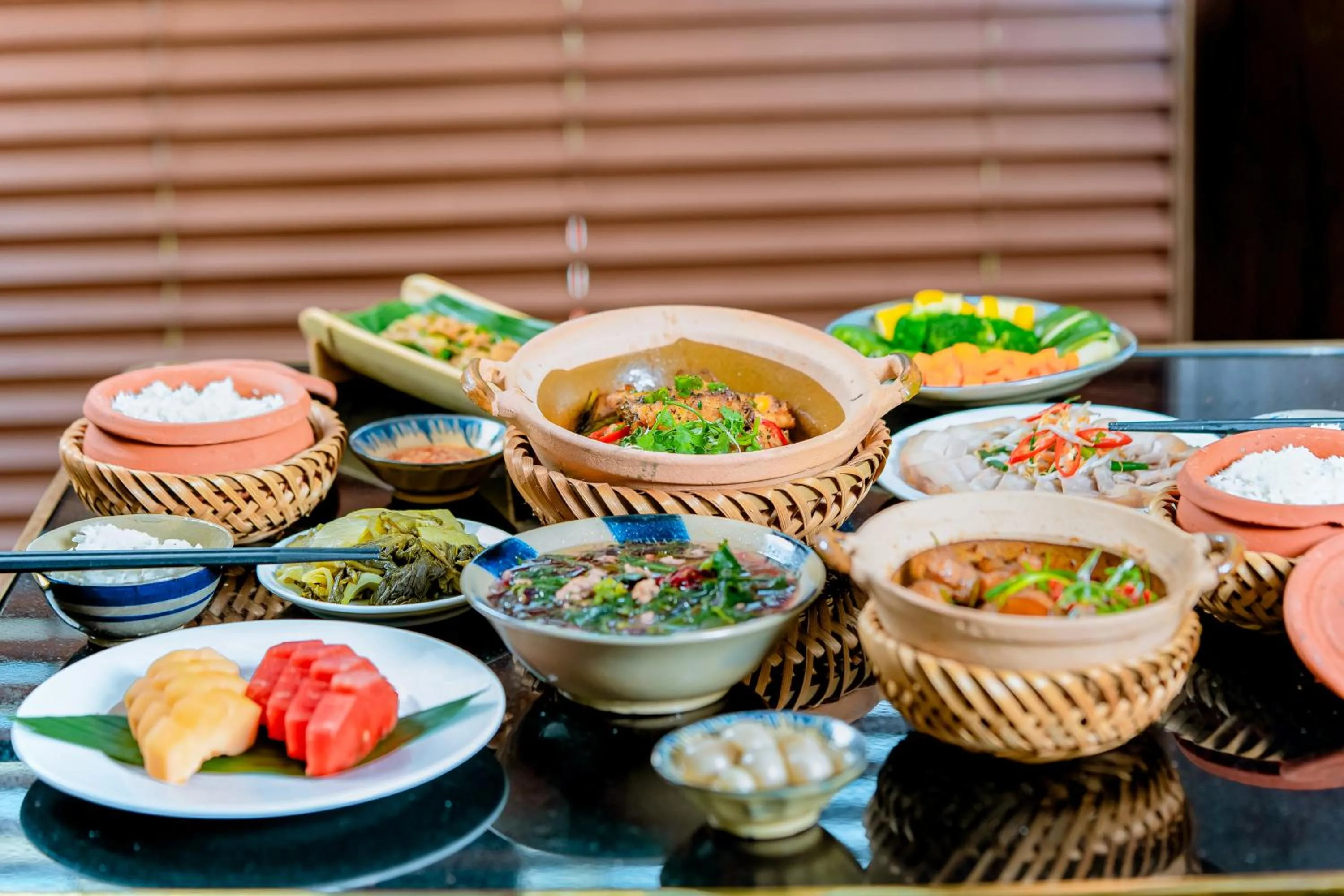 Restaurant/places to eat in Golden Lotus Luxury Hotel Danang - Complimentary Daily Afternoon Tea