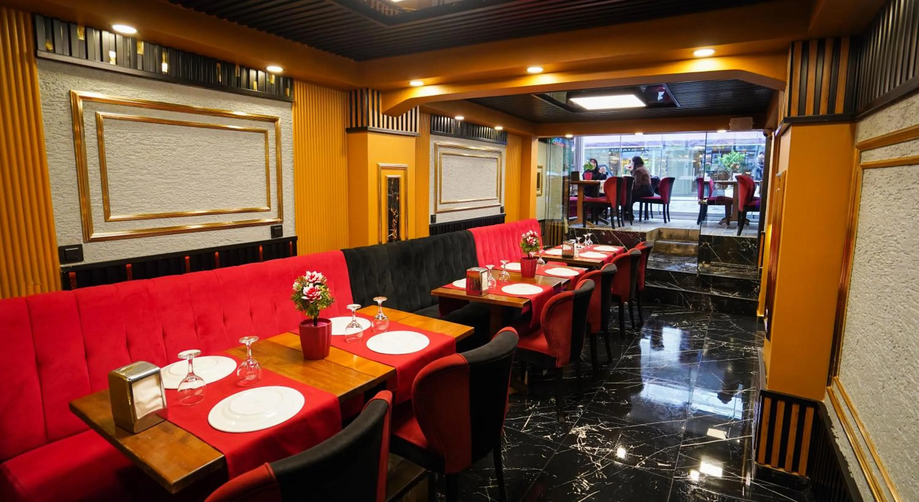 Restaurant/places to eat in Fidan City Hotel