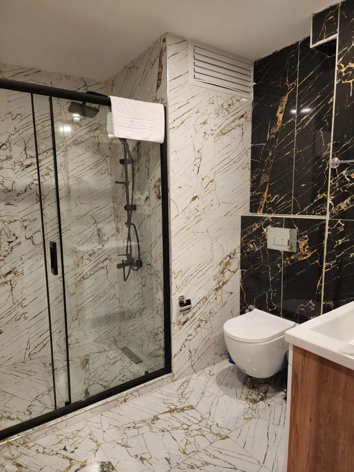 Shower in Fidan City Hotel