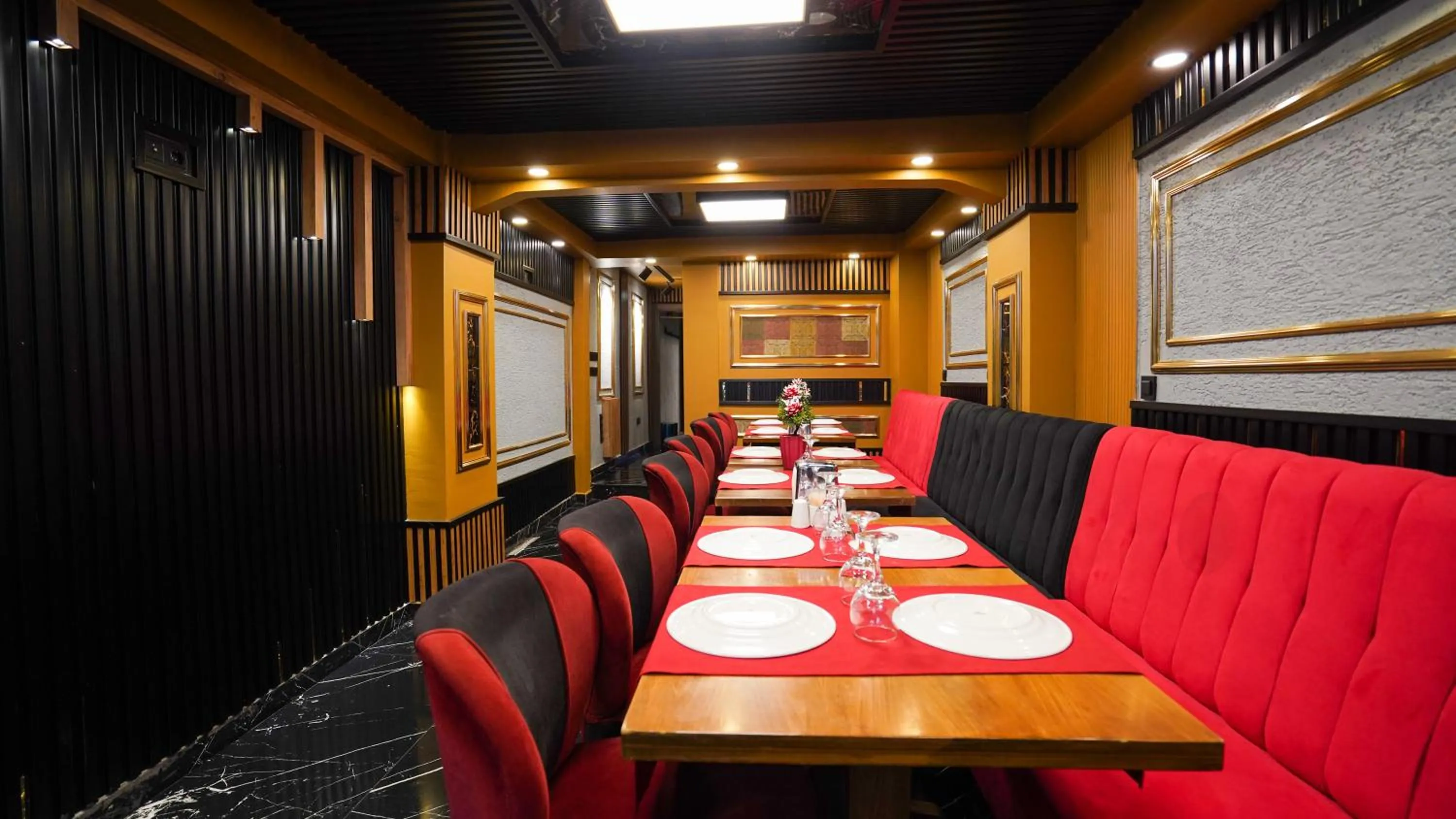 Restaurant/places to eat in Fidan City Hotel