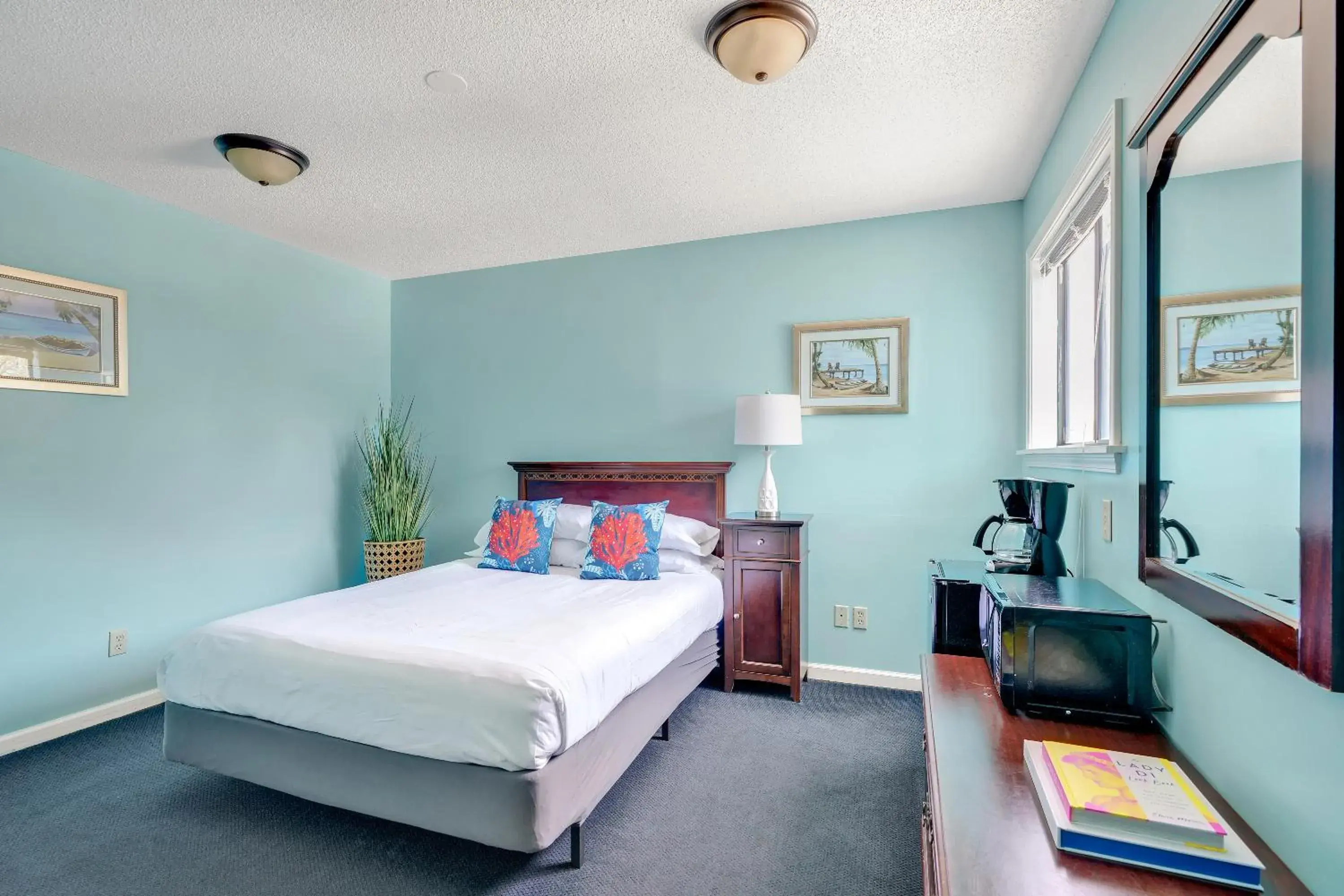 Standard Queen Room in Admiral's Quarters Standard Queen Room in Admiral's Quarters