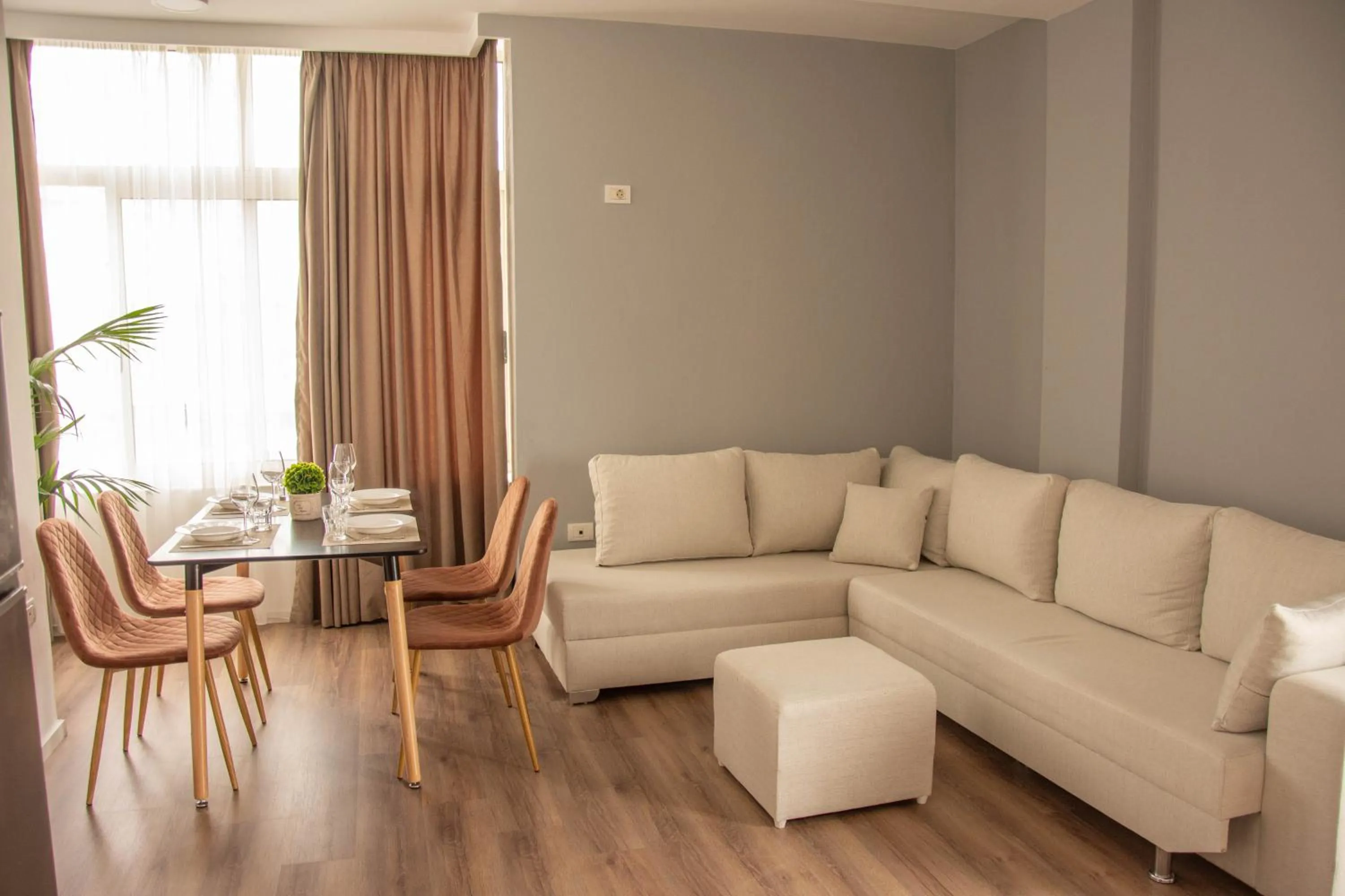Living room in Wave Beachfront Apartments