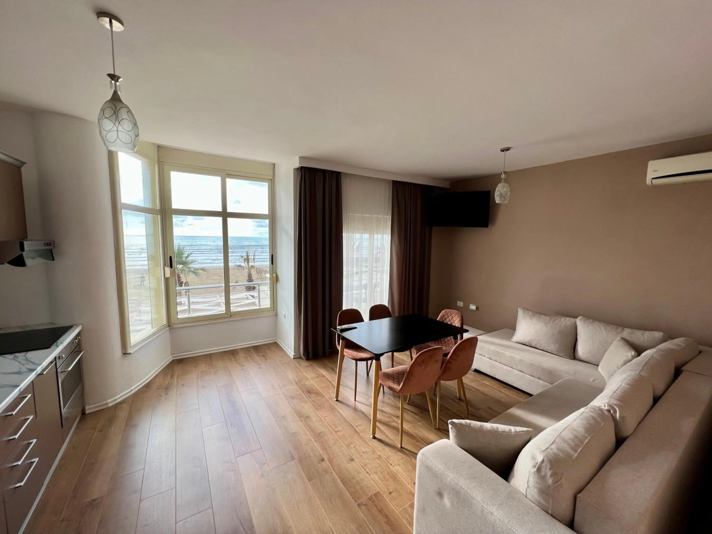 Spring in Wave Beachfront Apartments