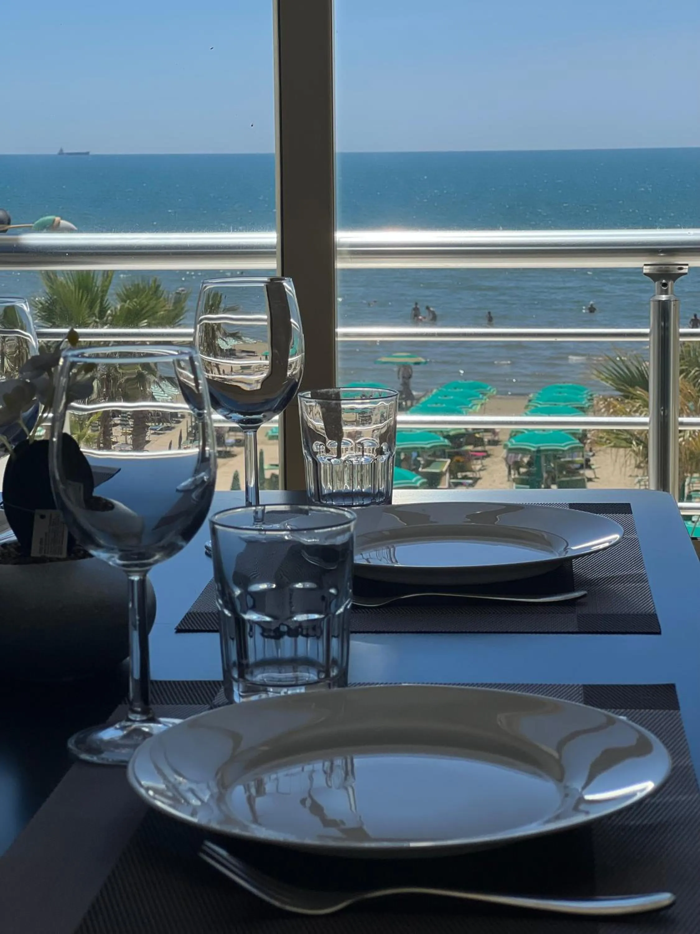 Seating area in Wave Beachfront Apartments