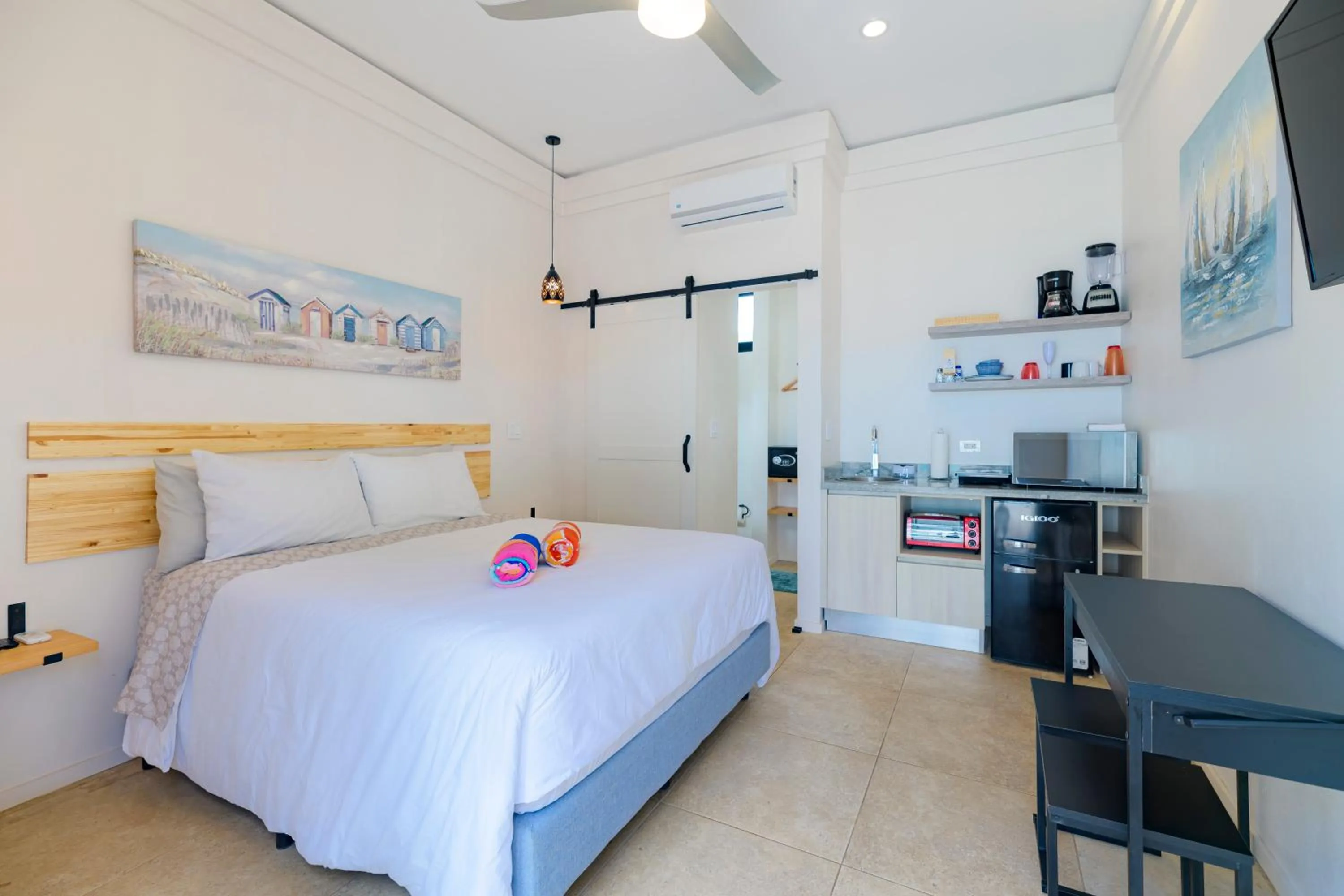 Bed in Villas VR Beachwalk Avellanas